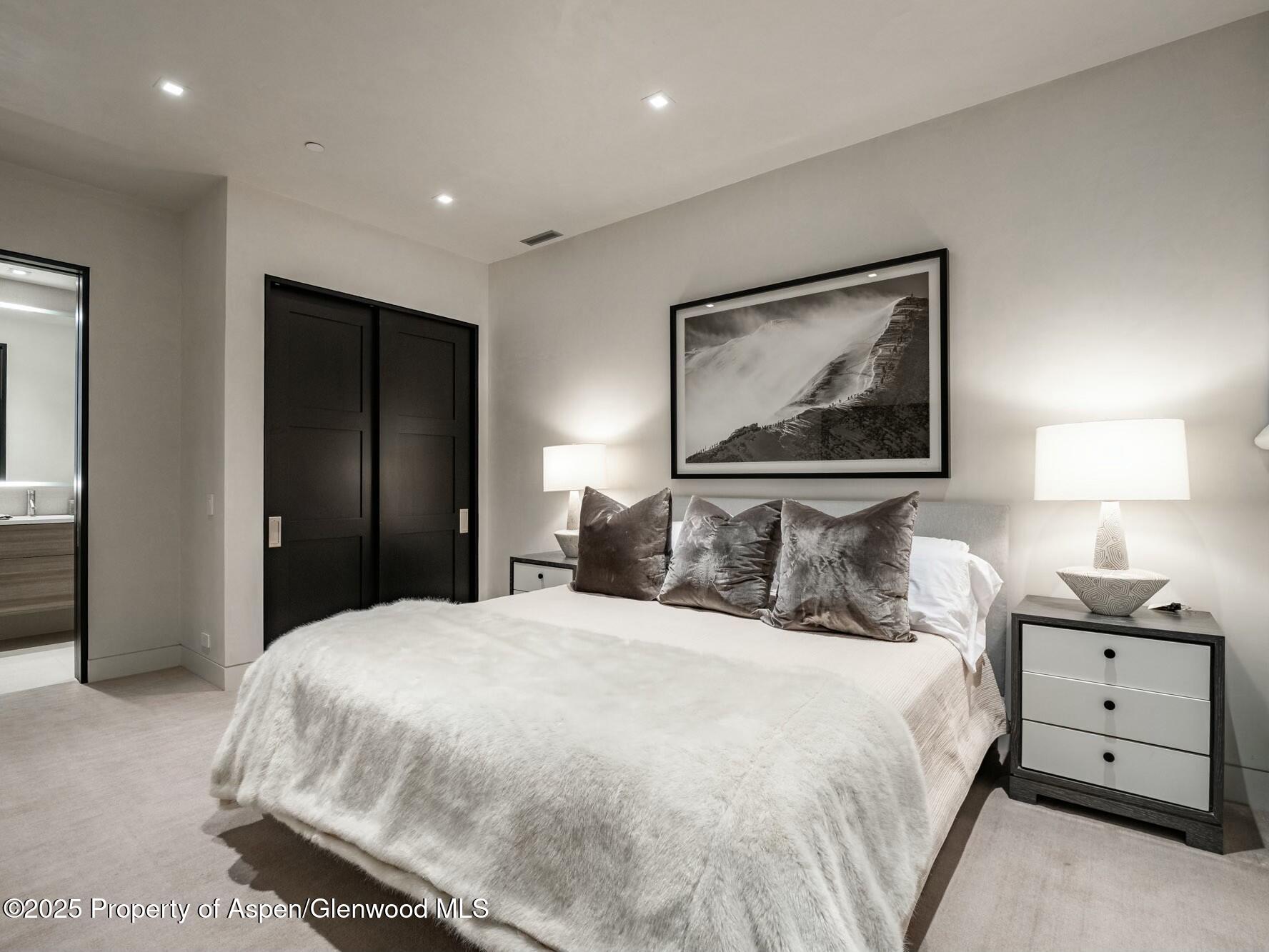 1154 E Cooper Avenue