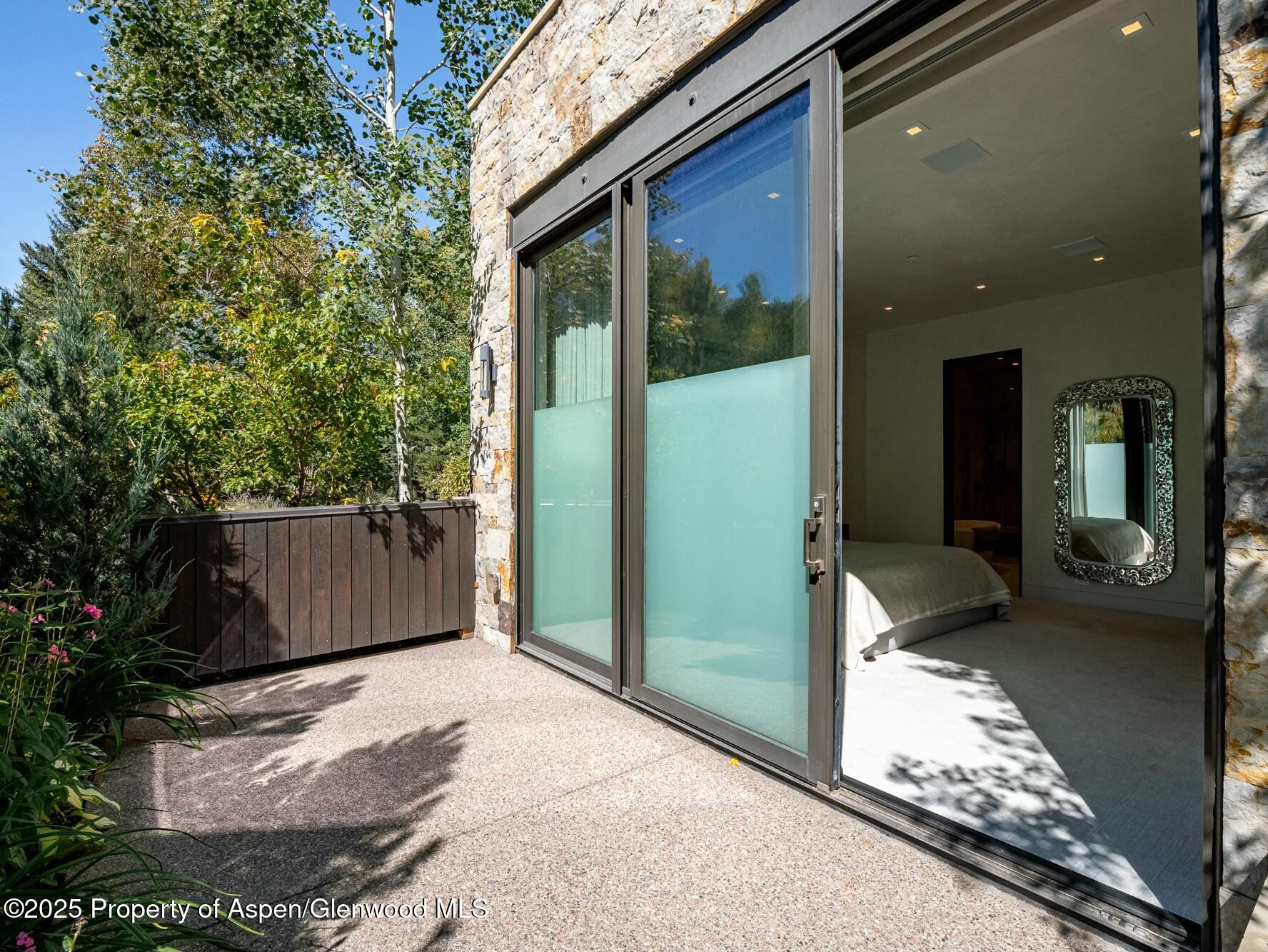 1154 E Cooper Avenue