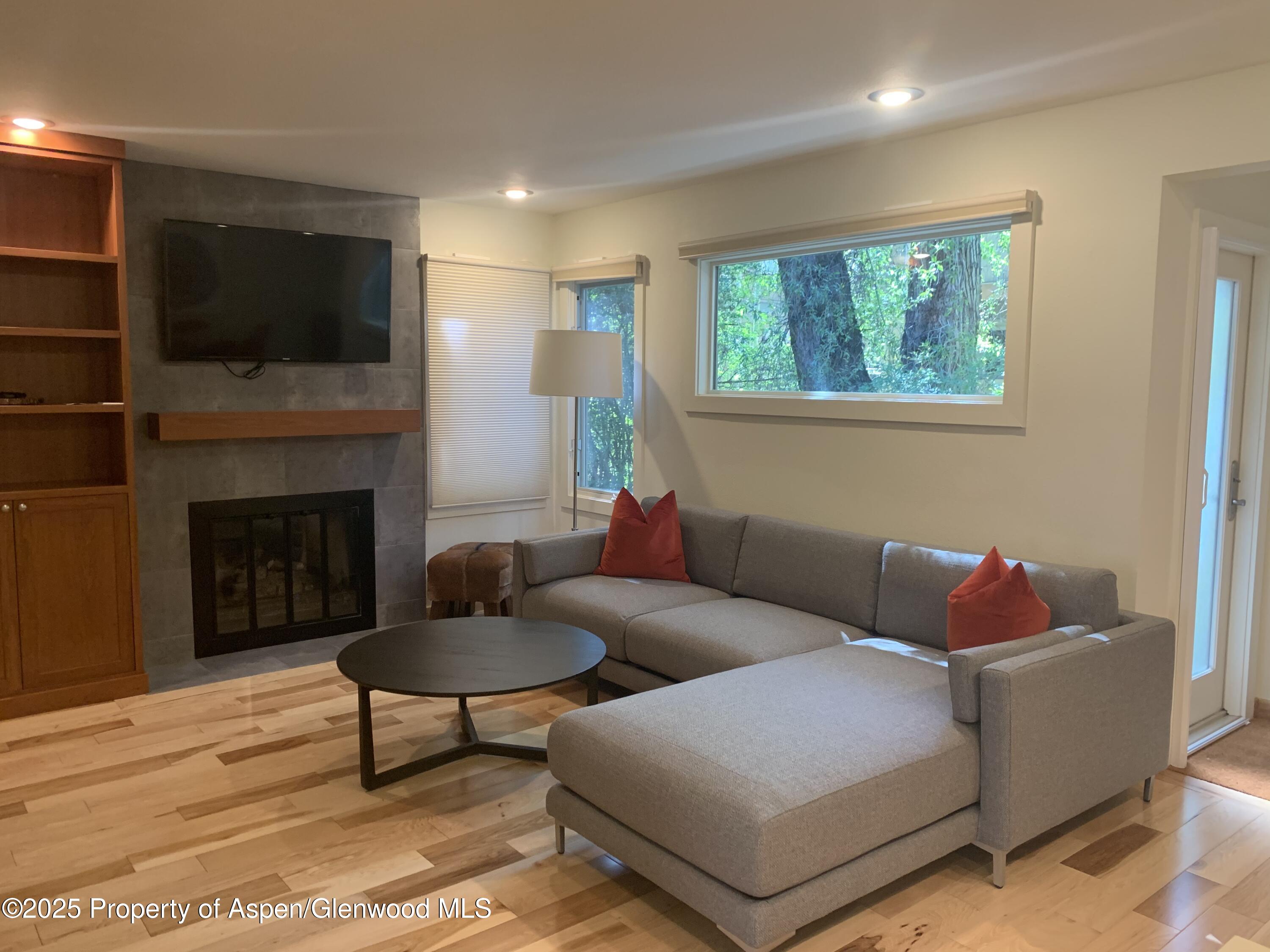 814 W Bleeker Street, B-2