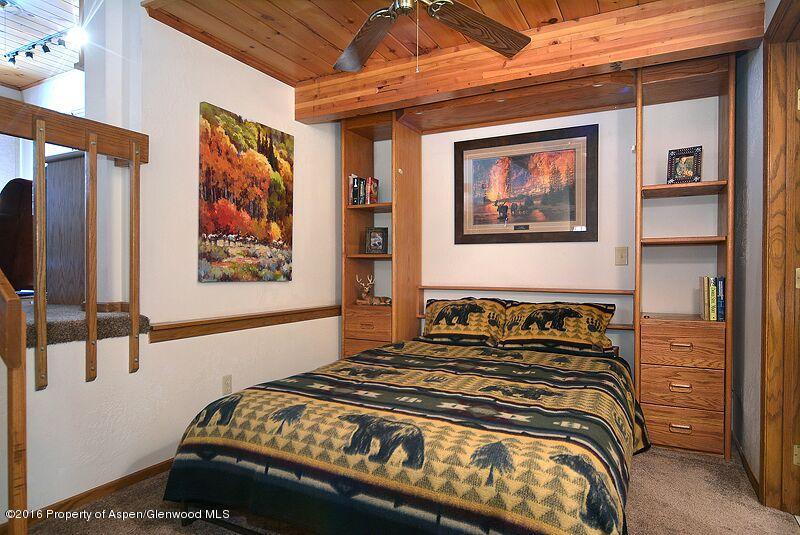 301 E Hyman Avenue, #106 (Wks. 3,33,47)
