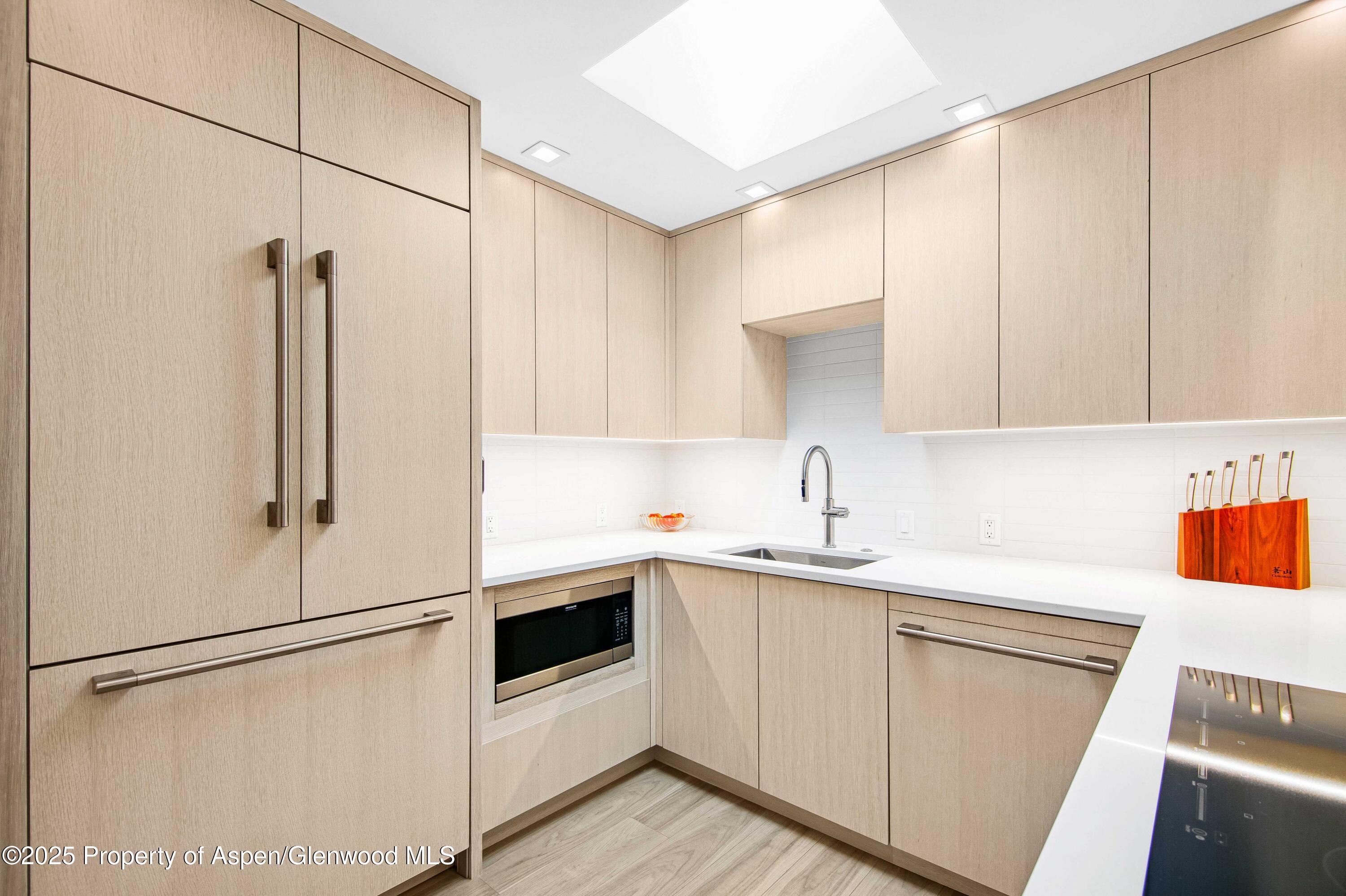 100 E Dean Street, 3B