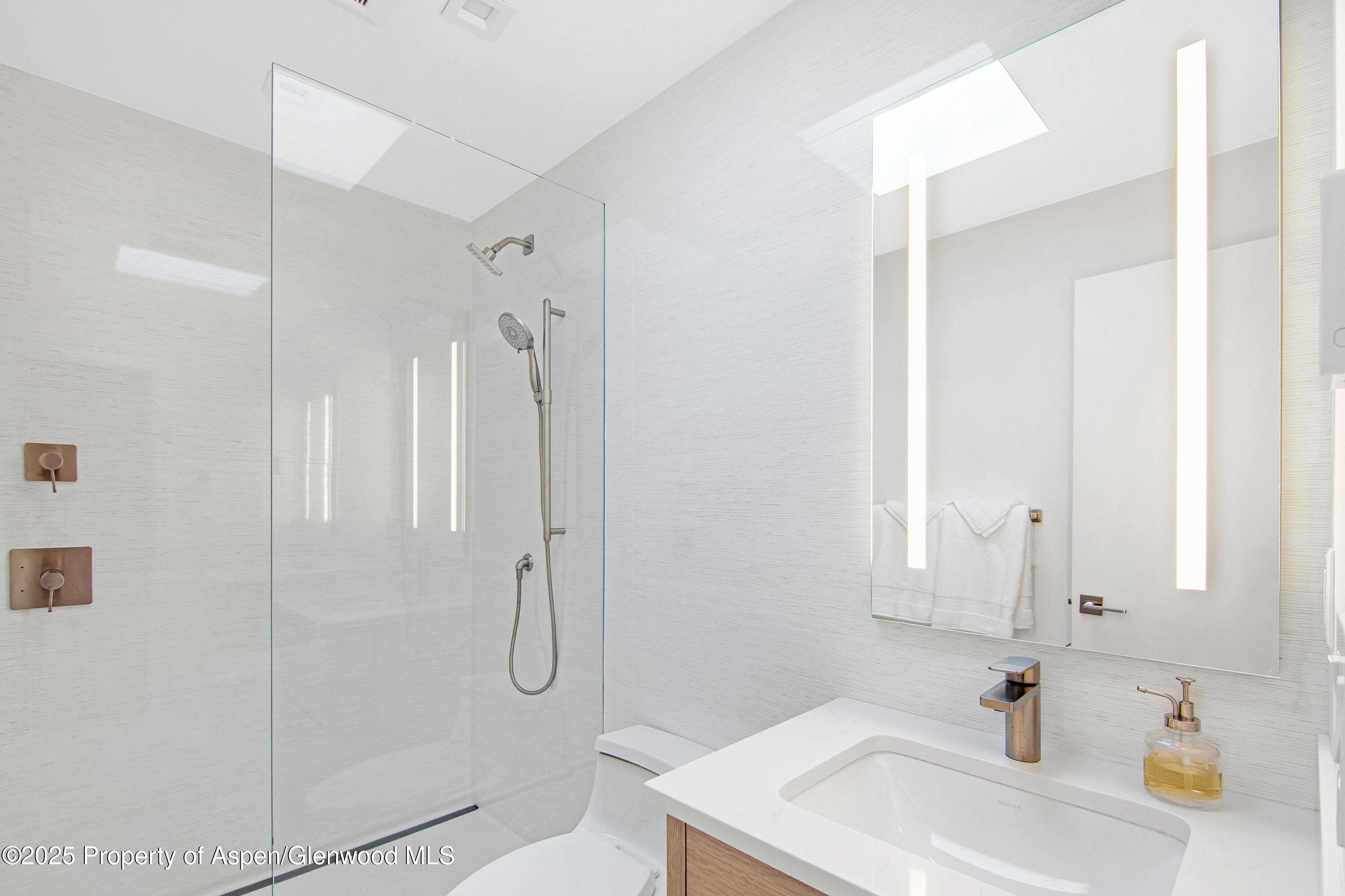 100 E Dean Street, 3B