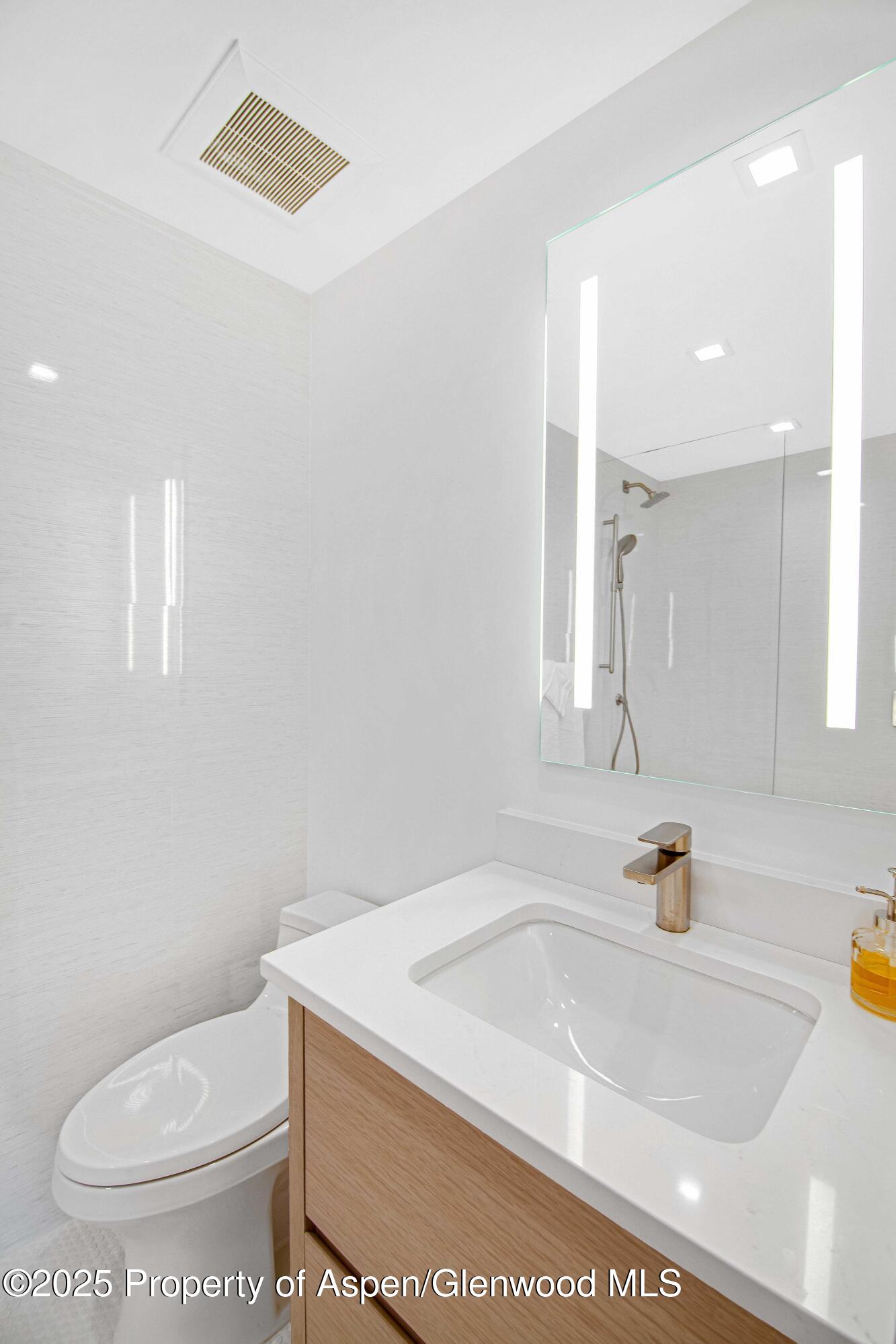 100 E Dean Street, 3B