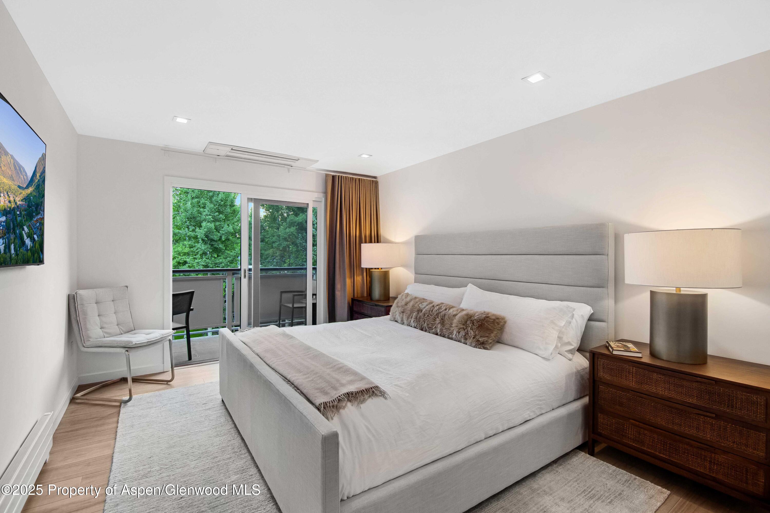 100 E Dean Street, 3B