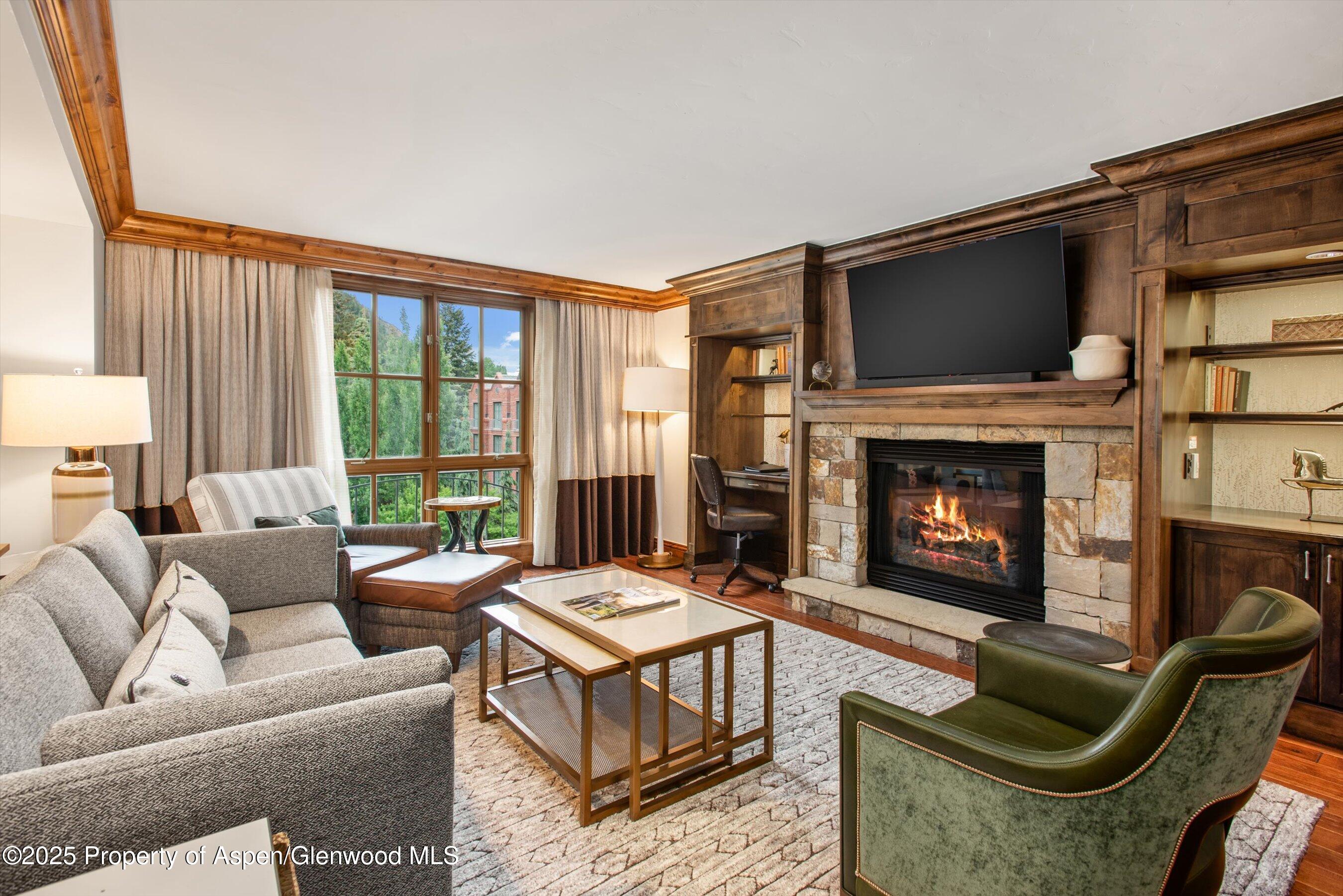 315 E Dean Street, B21-E7