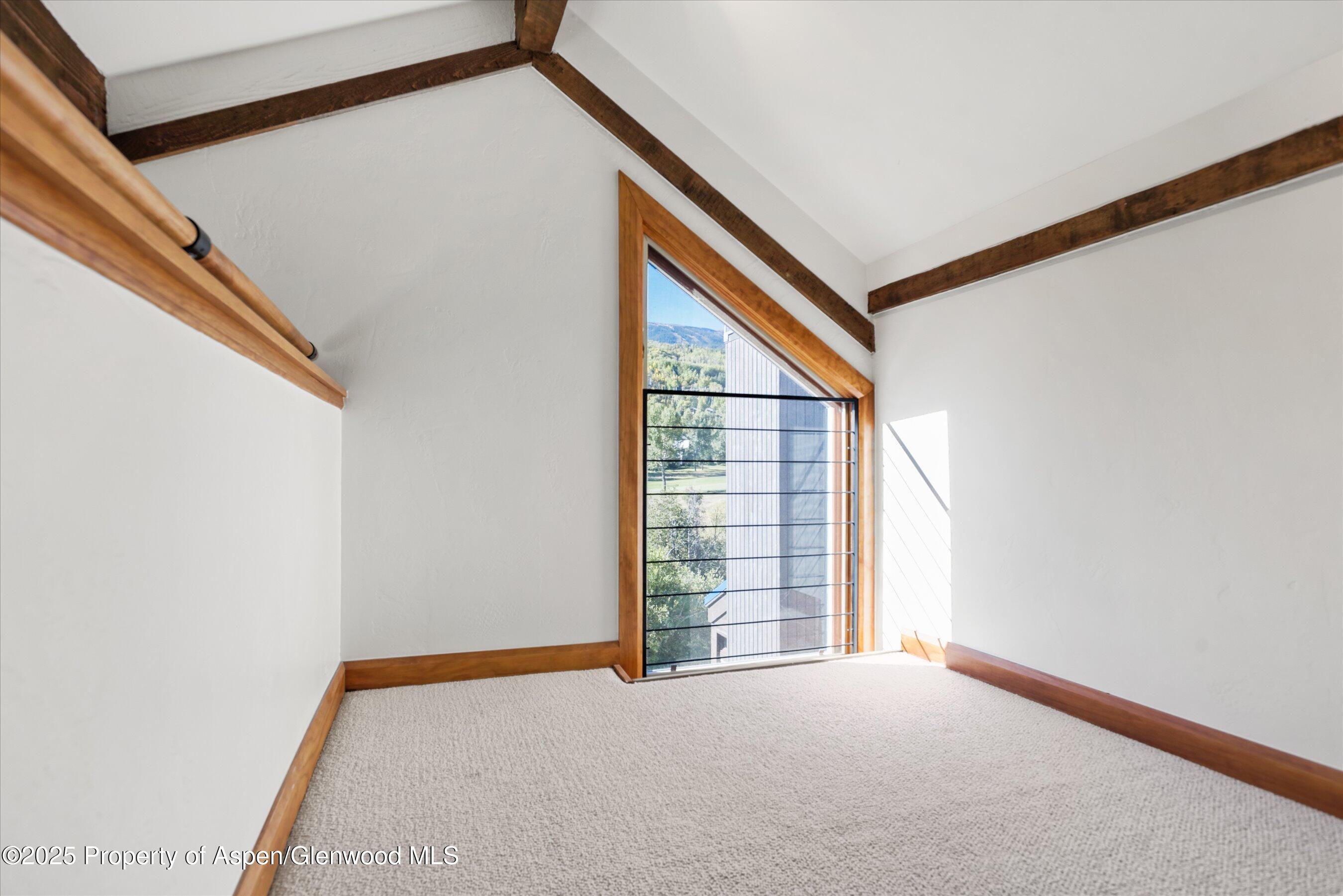 4000 Brush Creek Road, 10