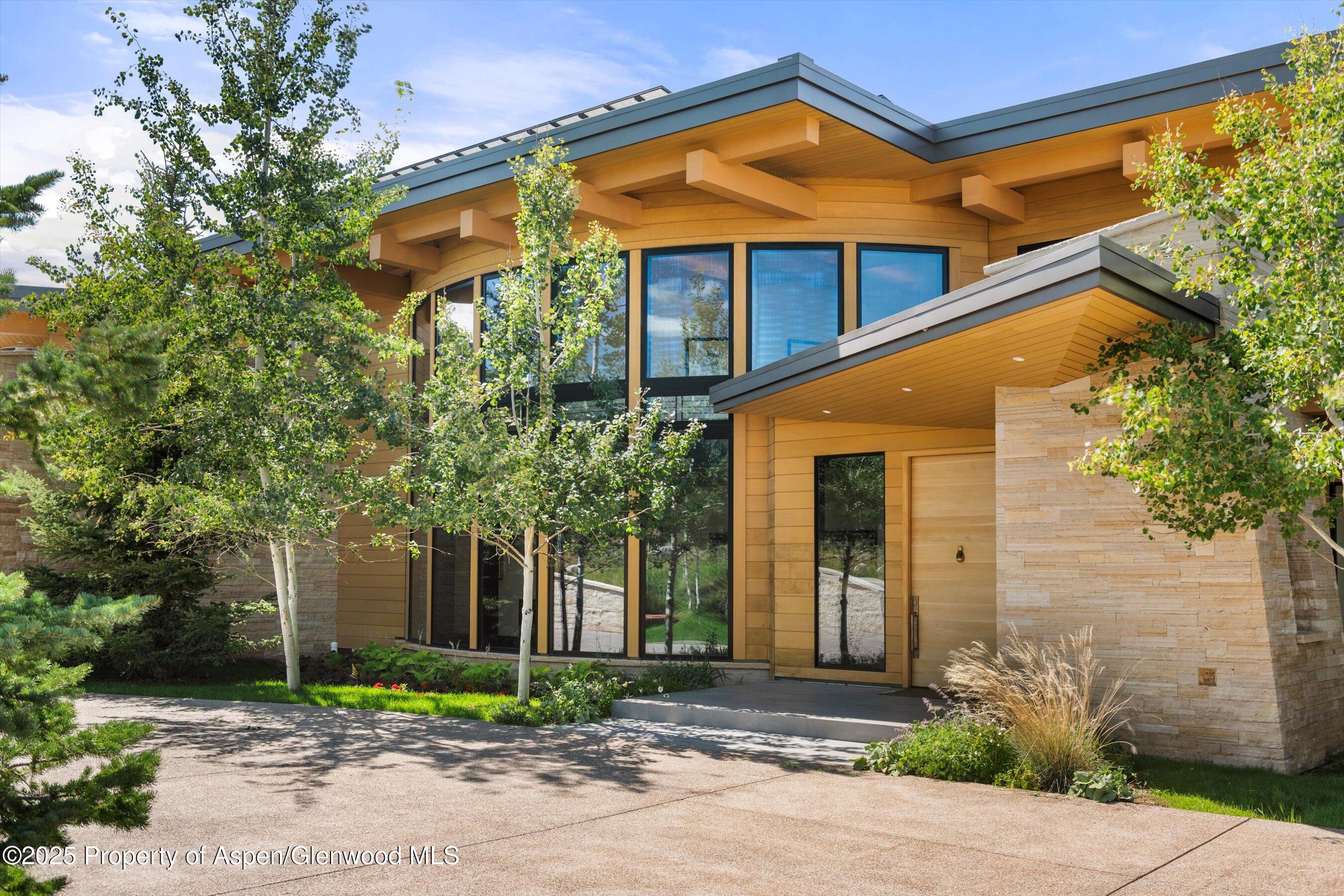 1422 W Buttermilk Road
