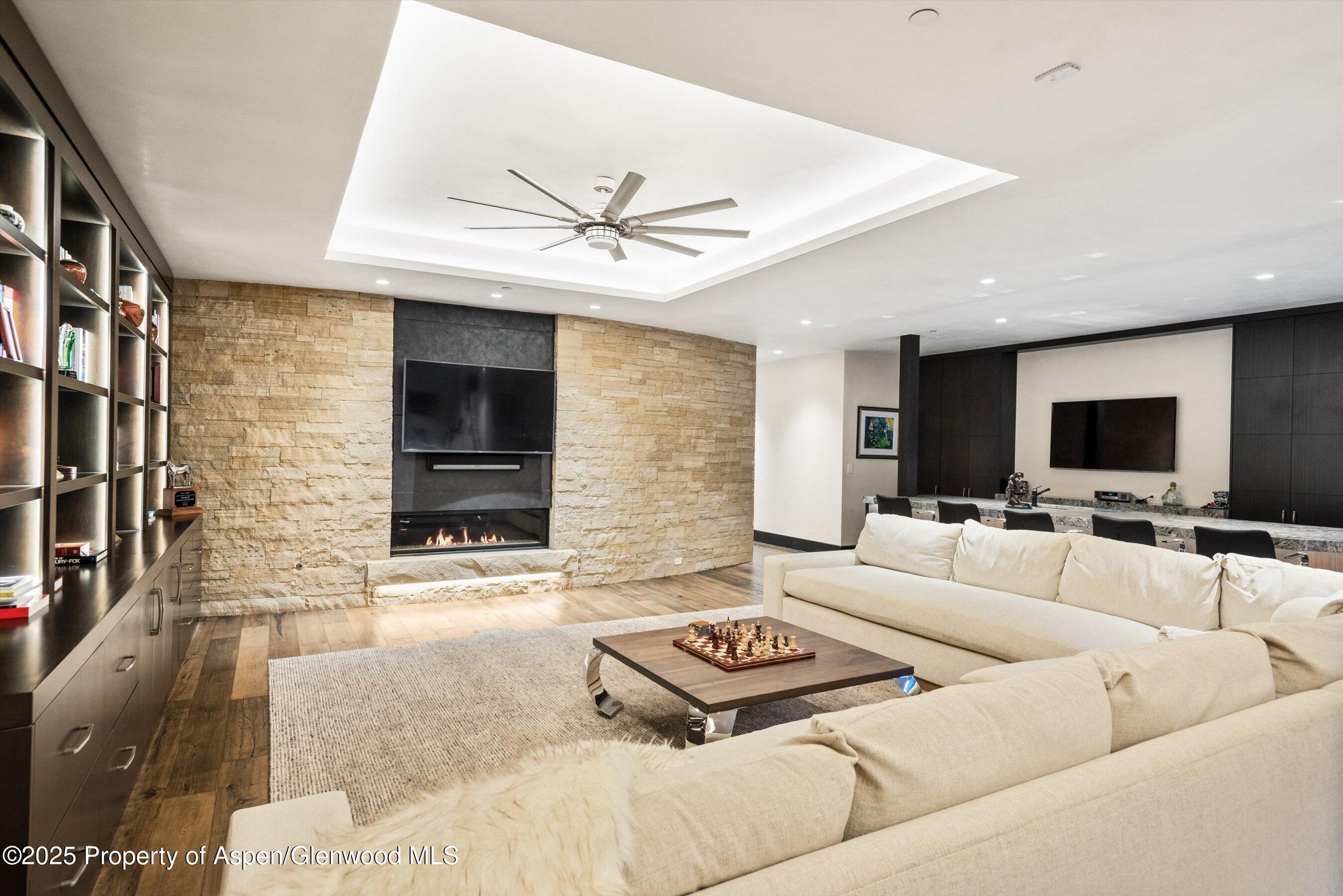 1422 W Buttermilk Road