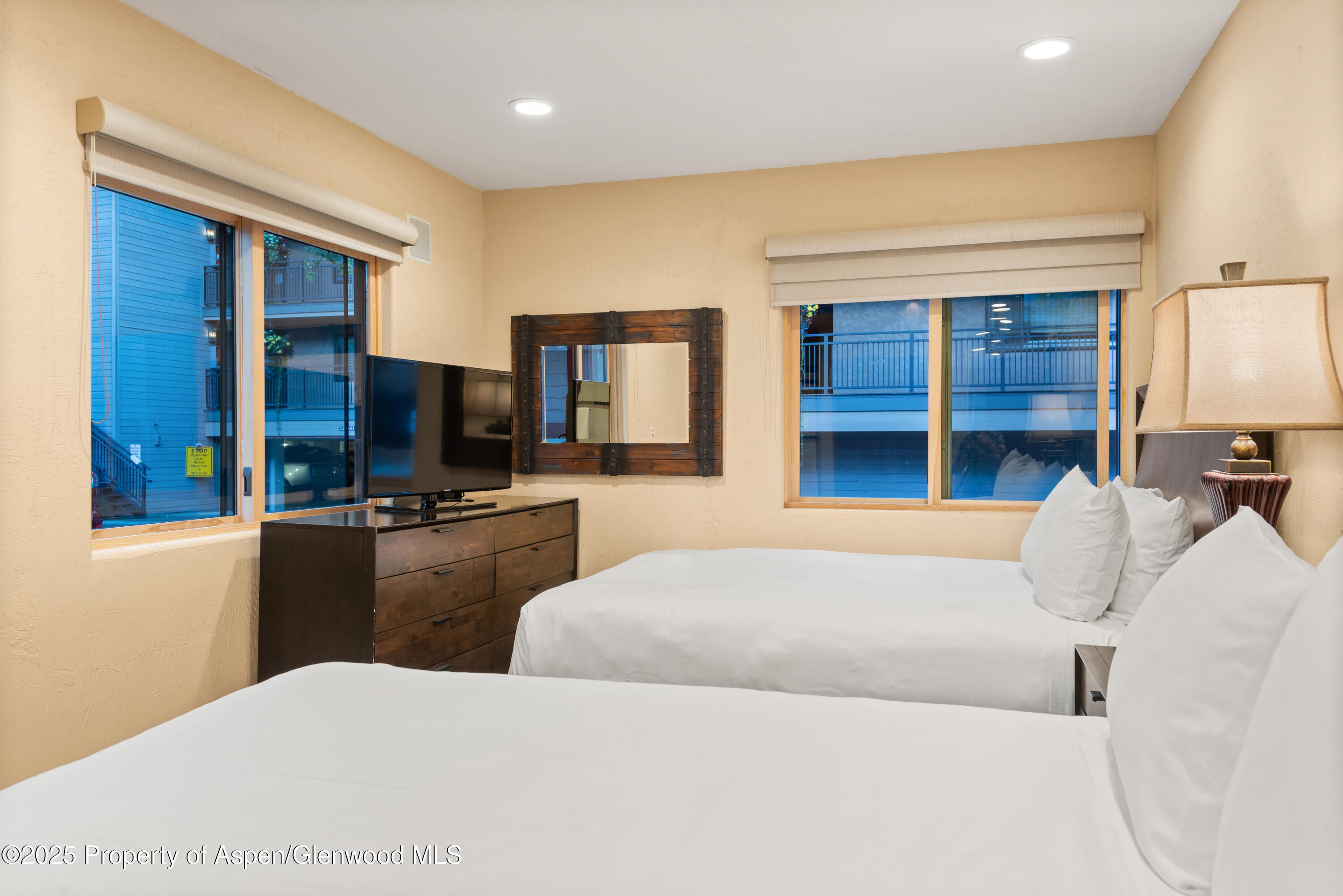 650 S Monarch Street, Unit 4