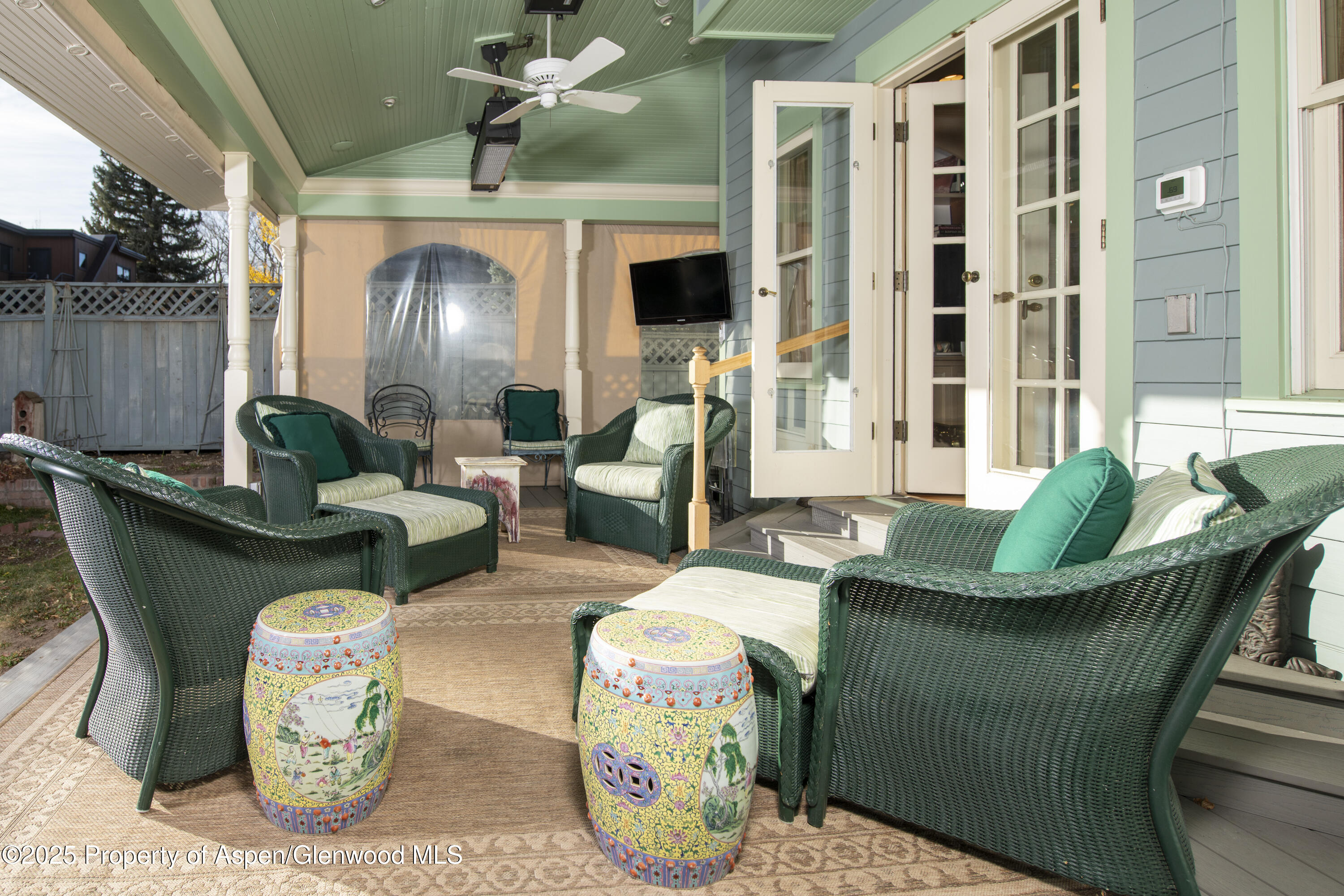 715 W Smuggler Street