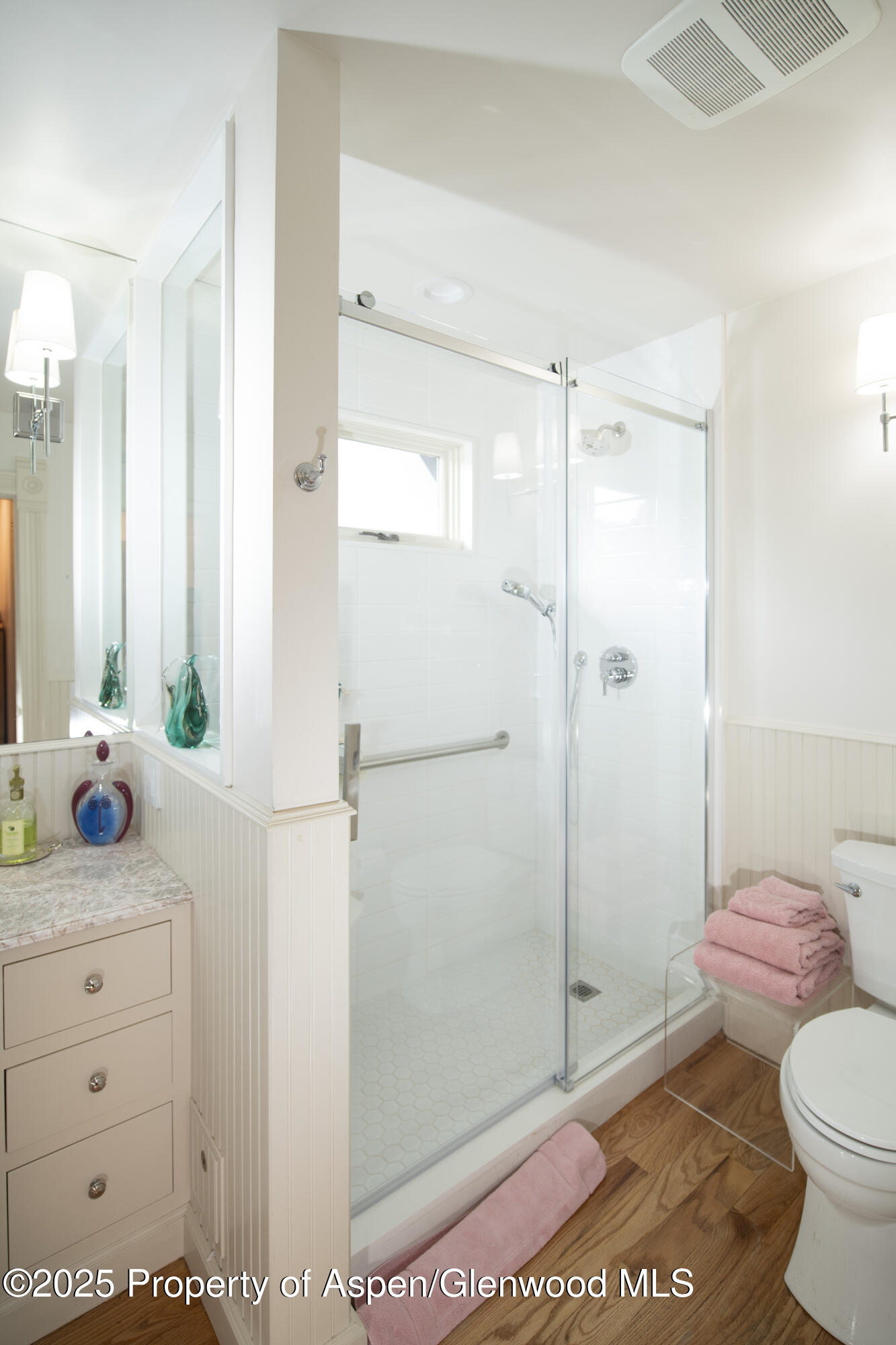 715 W Smuggler Street