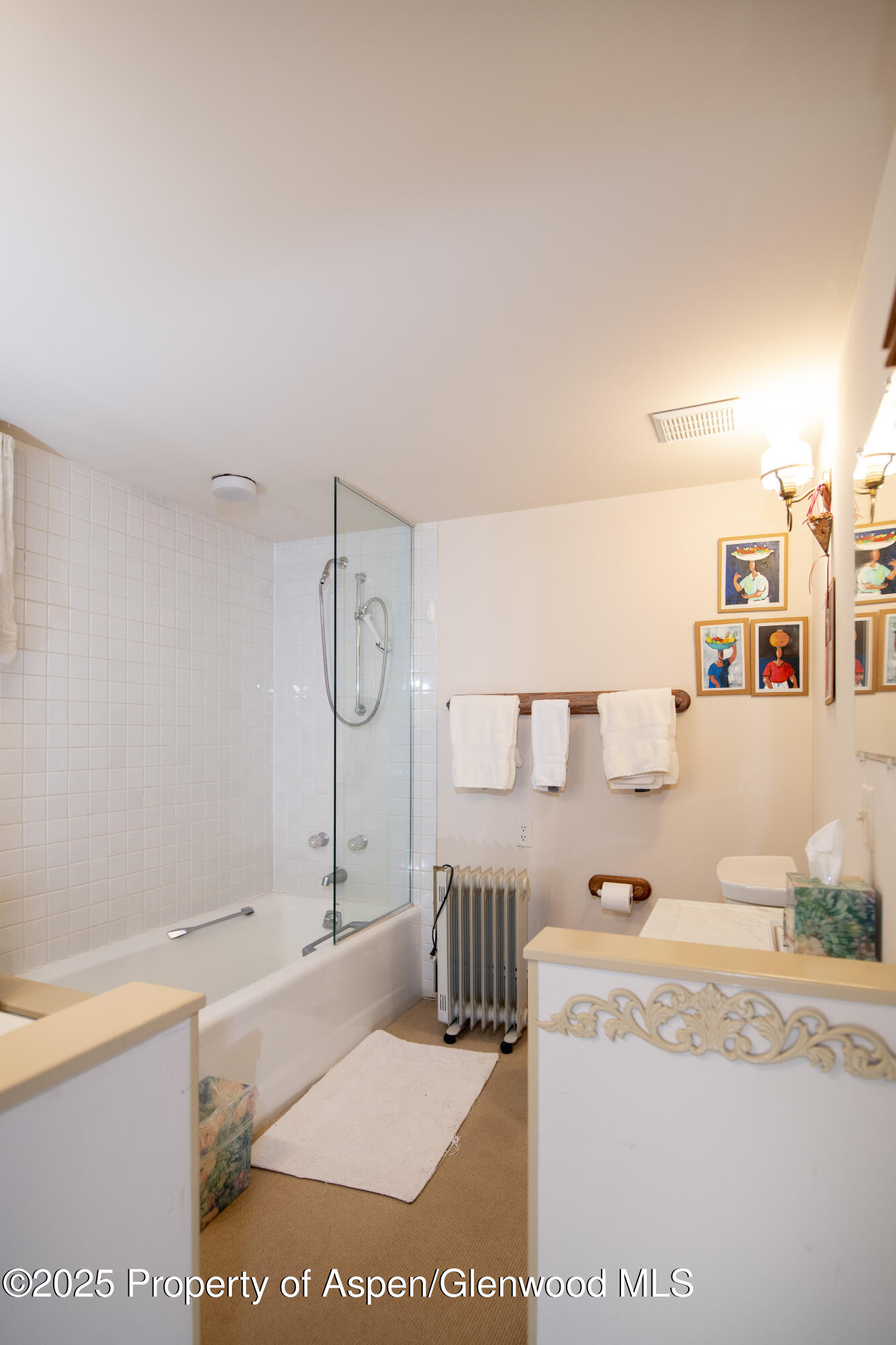 715 W Smuggler Street