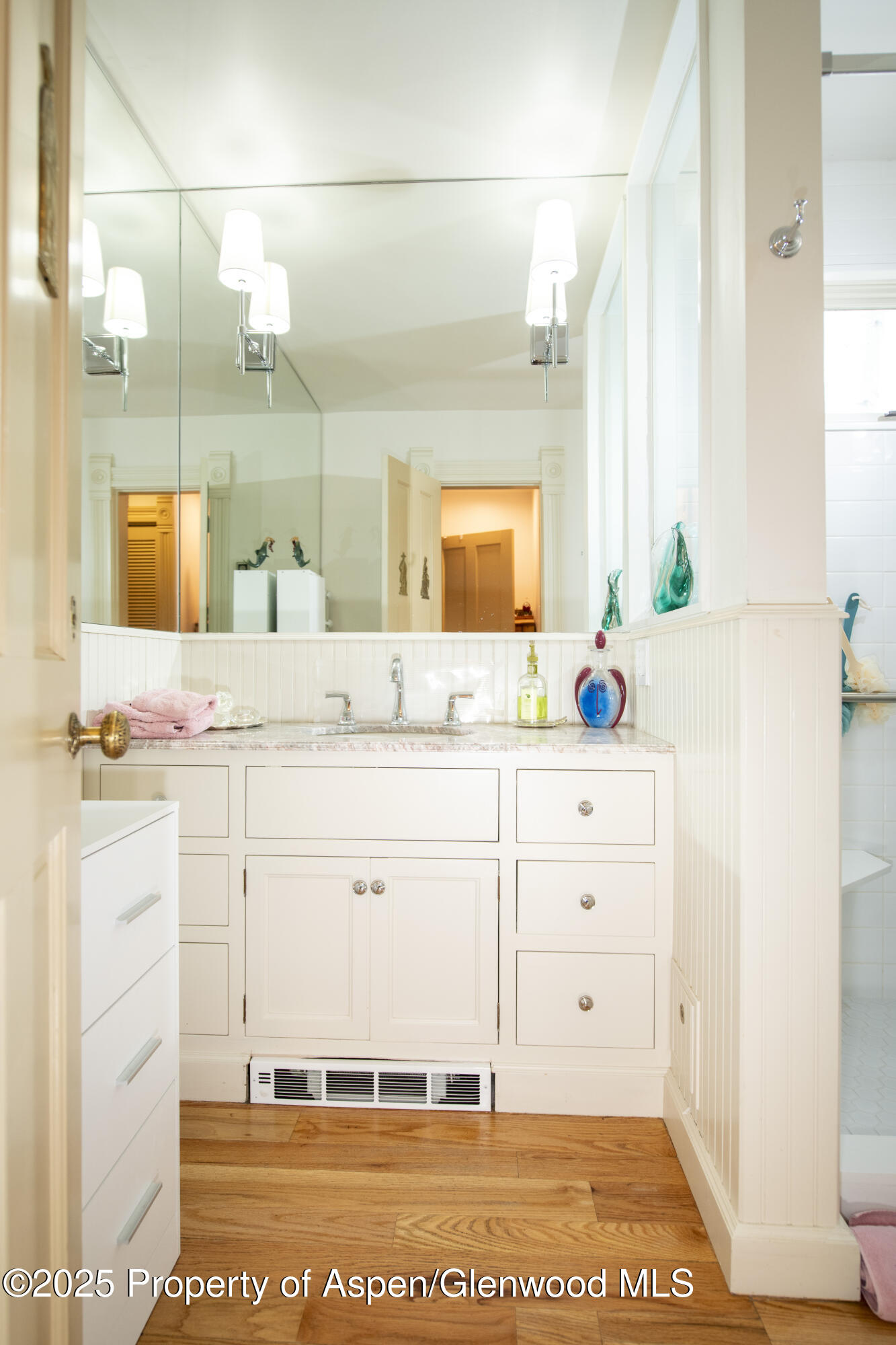 715 W Smuggler Street