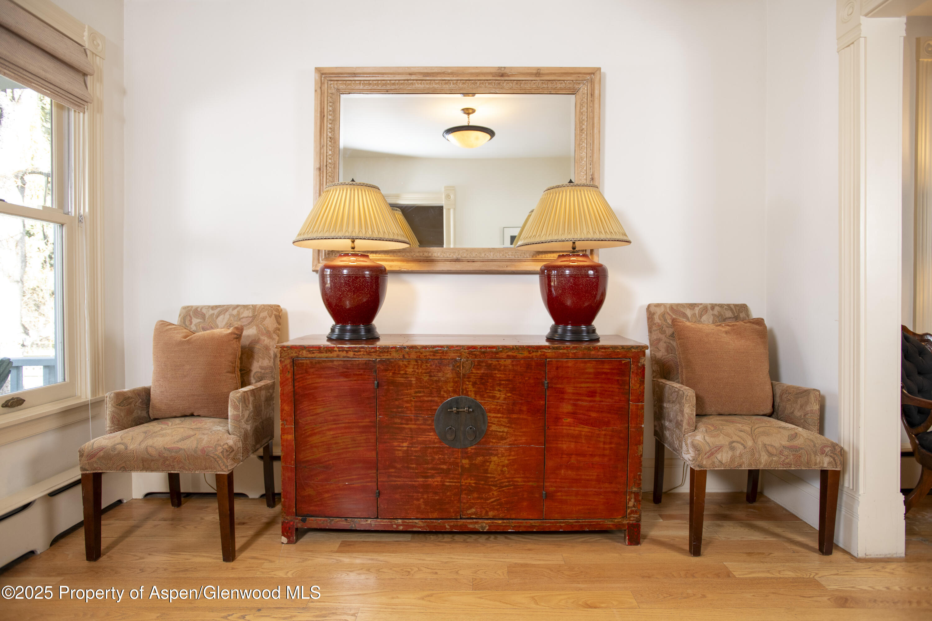 715 W Smuggler Street