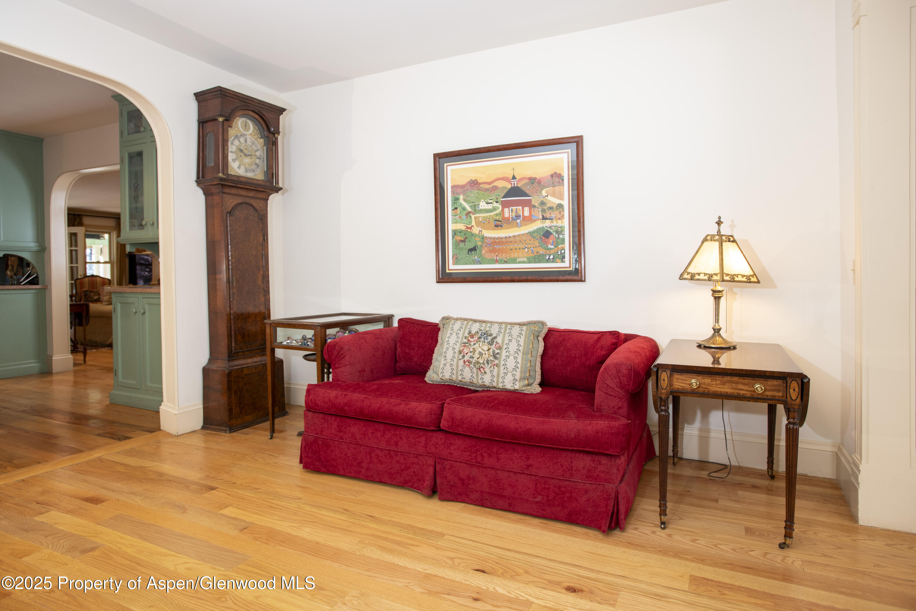 715 W Smuggler Street