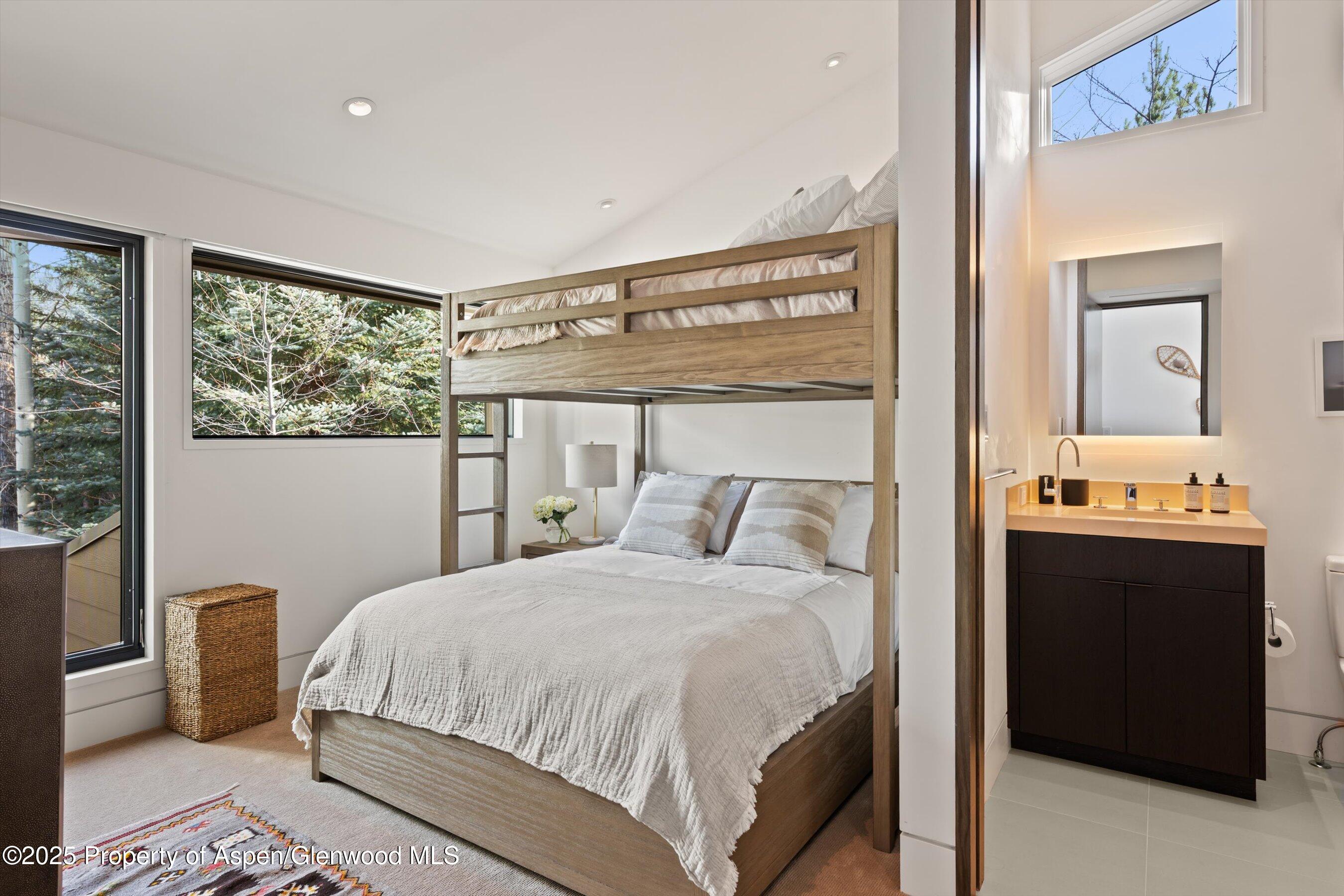 155 Lone Pine Road 12