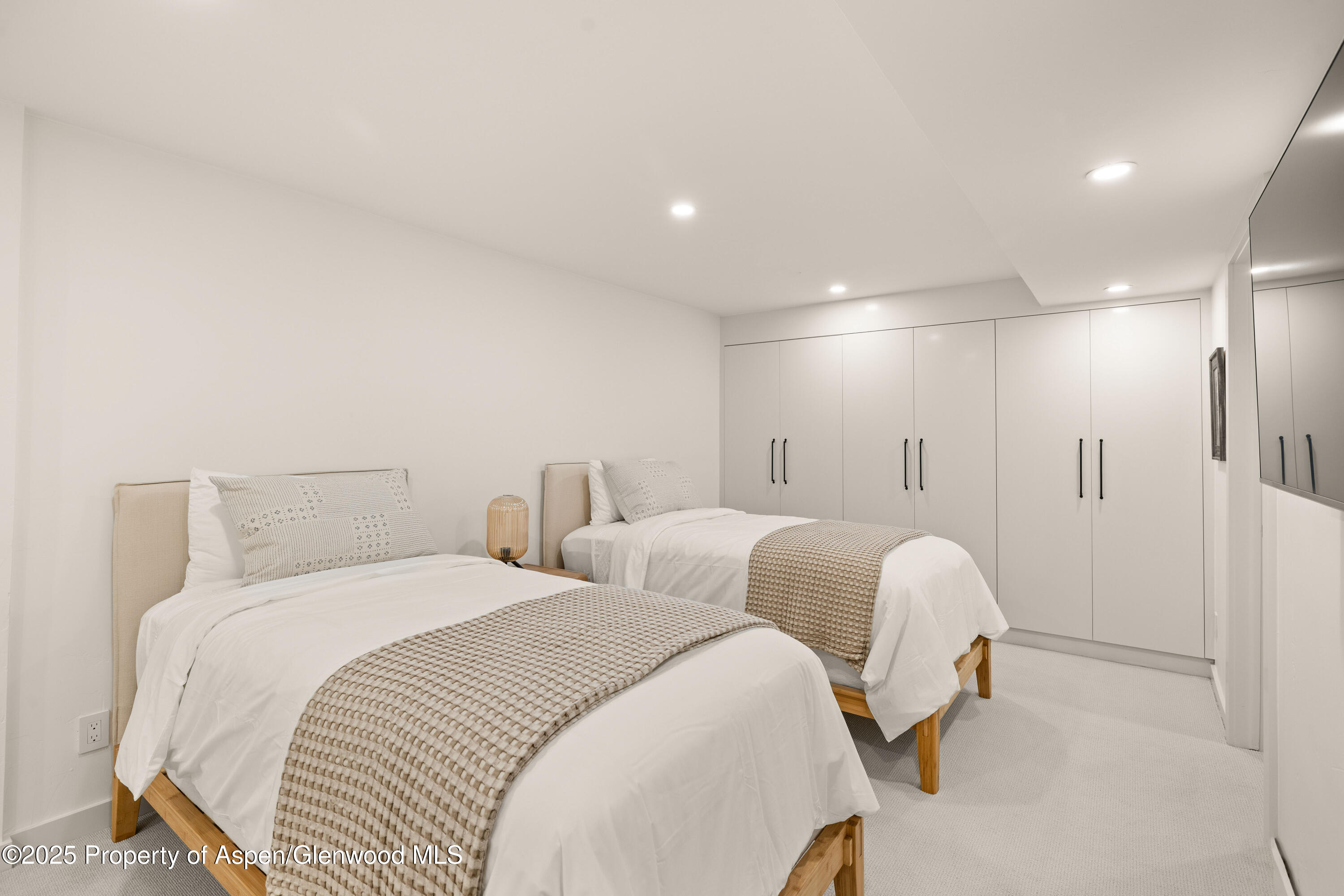 814 W Bleeker Street B2