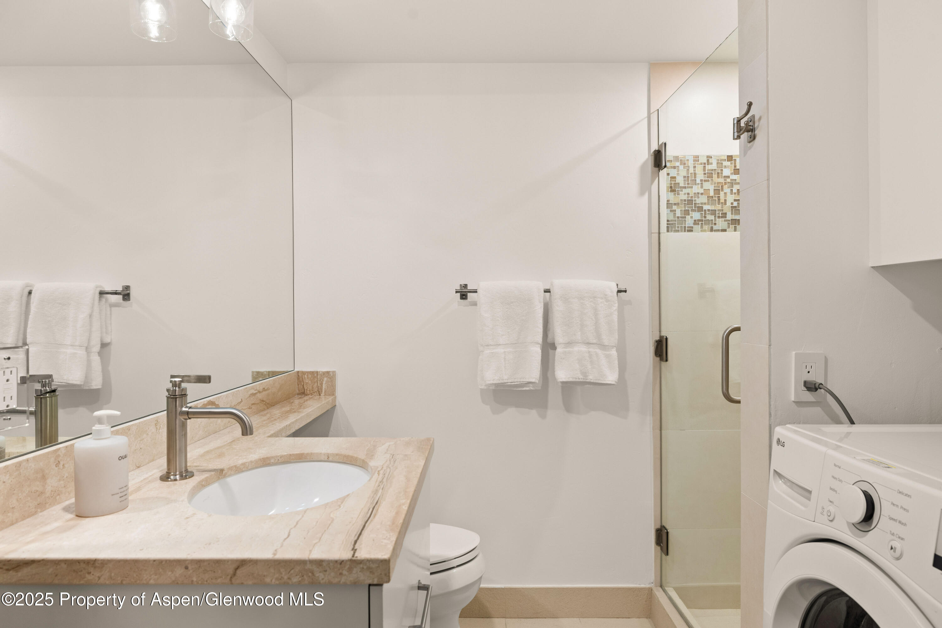 814 W Bleeker Street B2