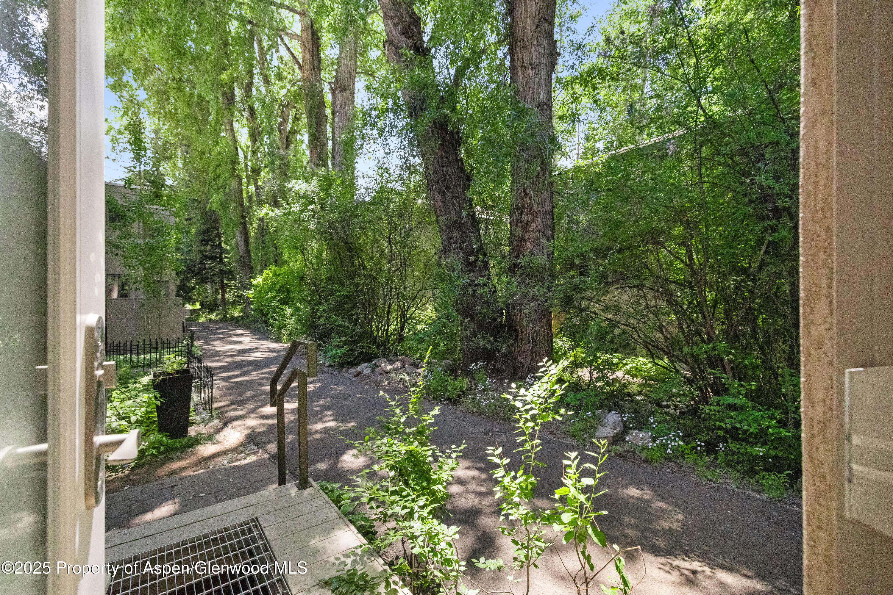 814 W Bleeker Street B2