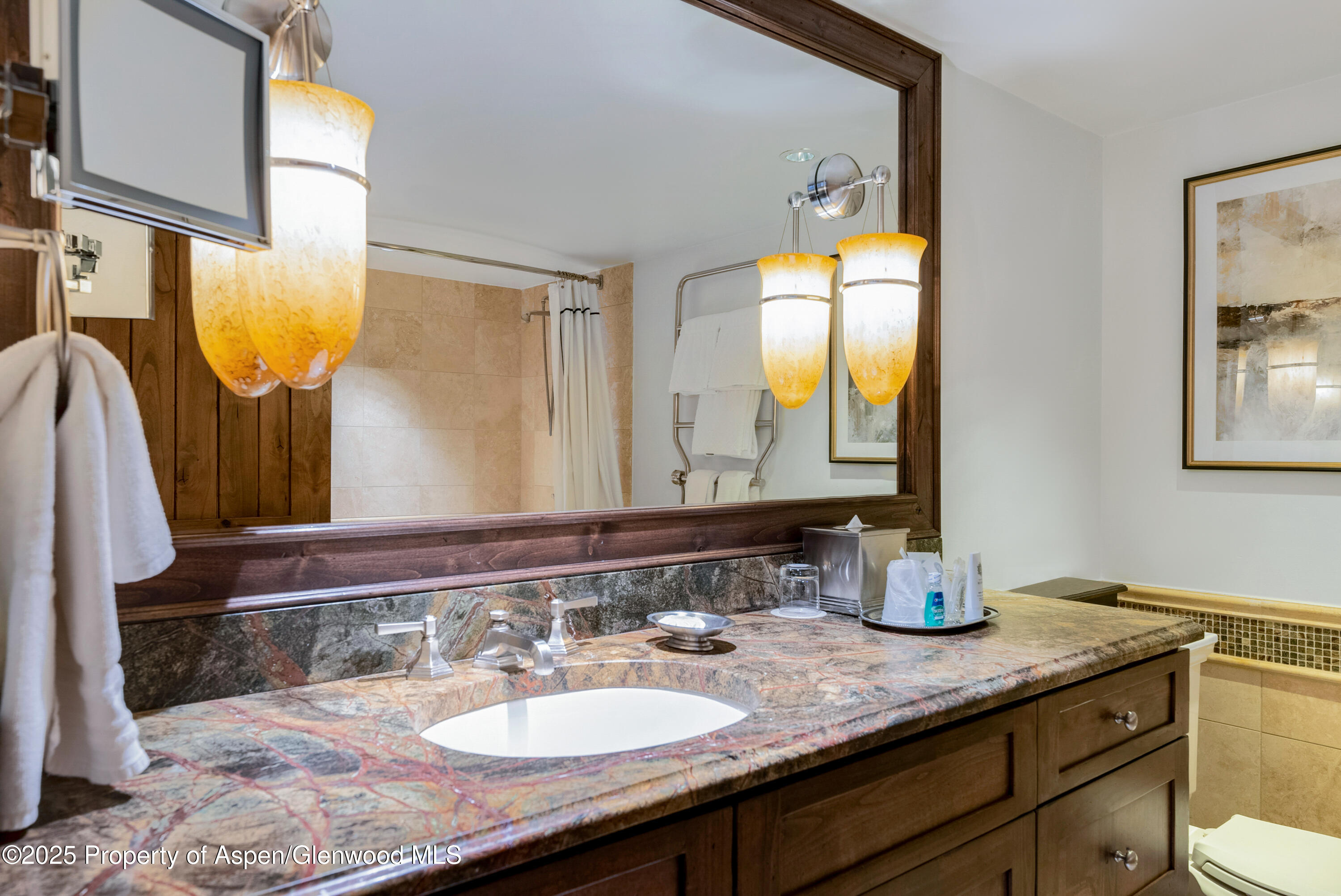 315 E Dean Street B65/7,8,27,41