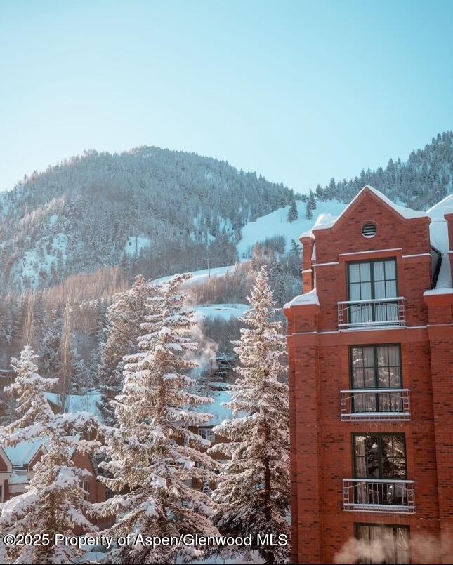 315 E Dean Street B65/7,8,27,41