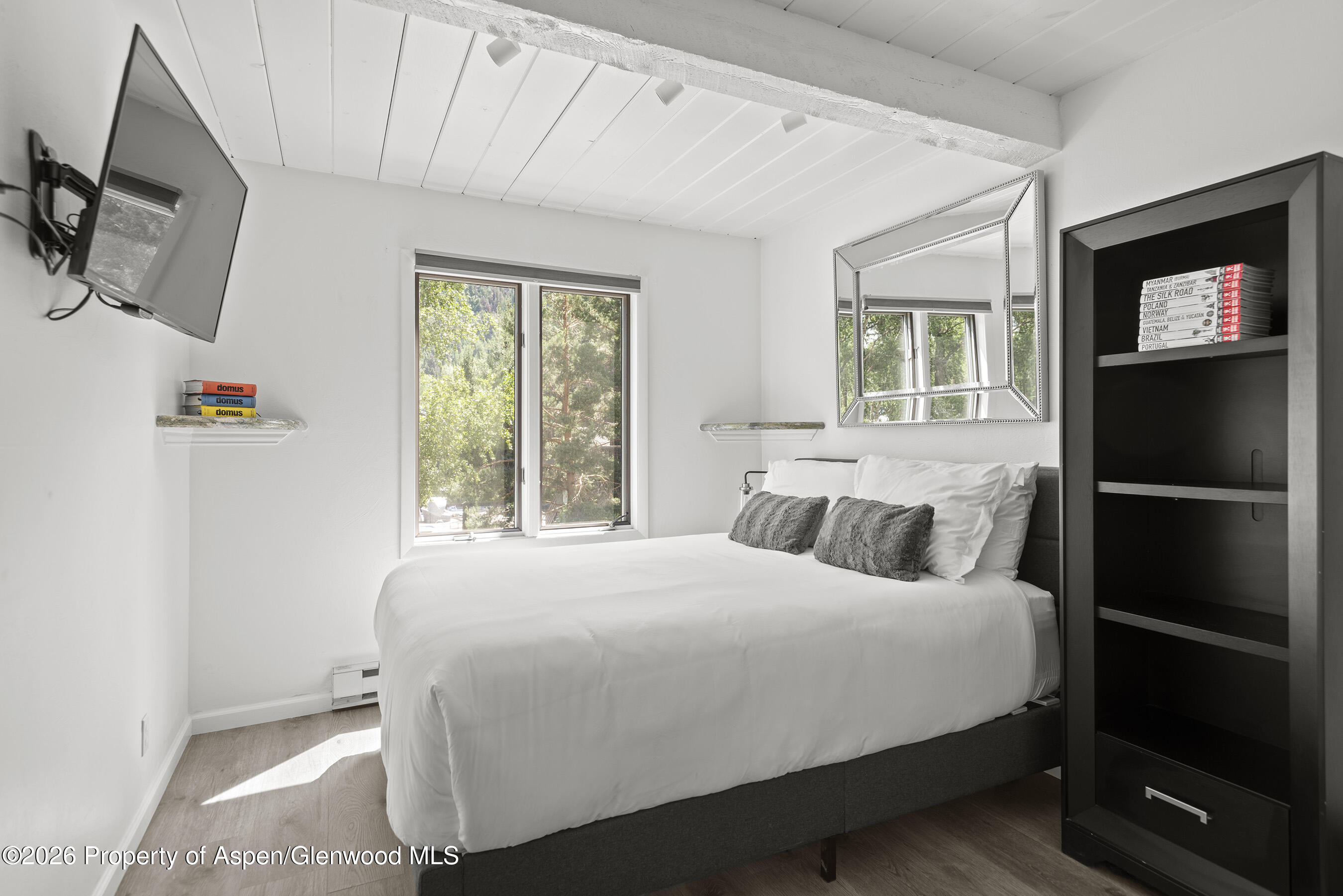 1024 E Cooper Avenue 2