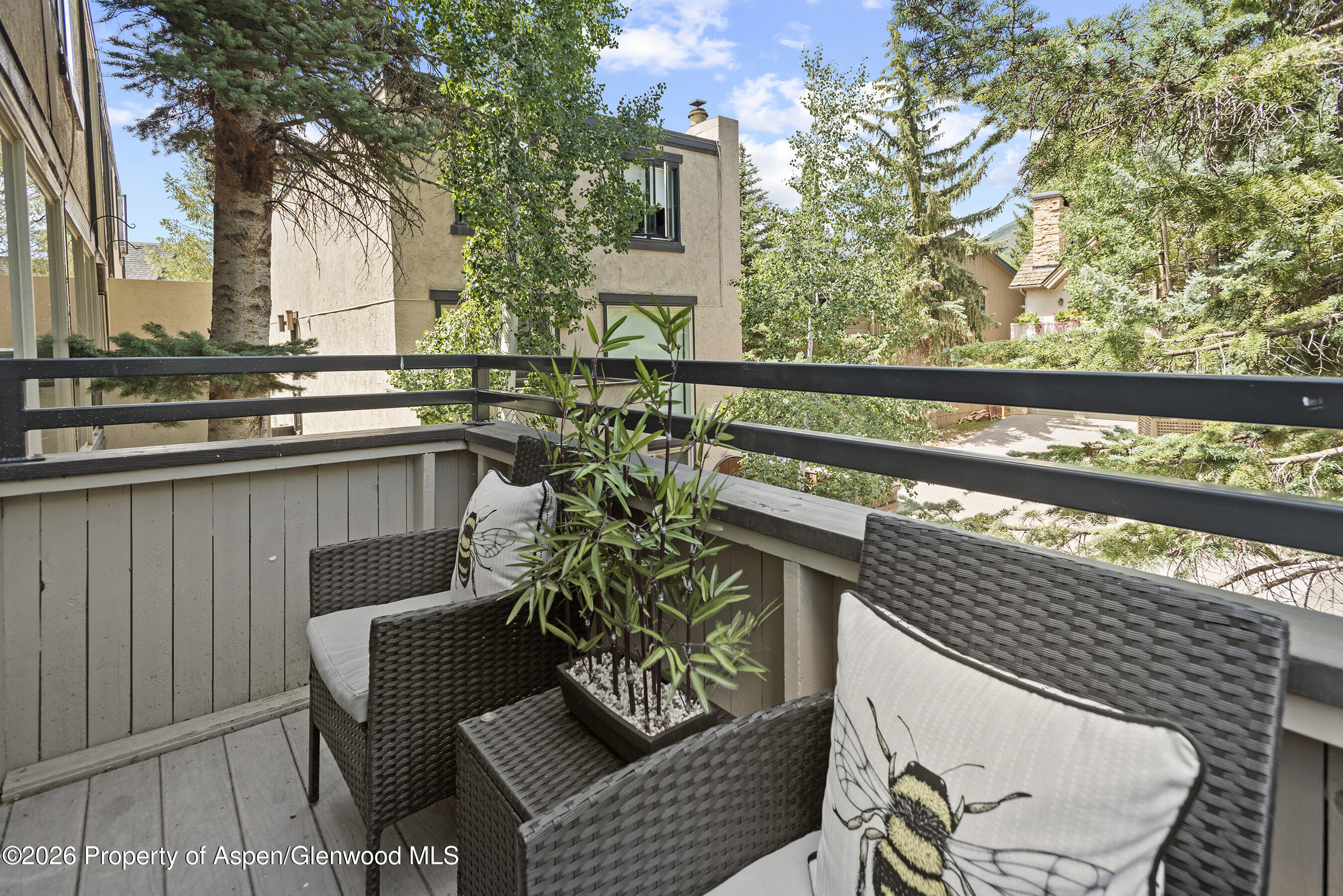 1024 E Cooper Avenue 2