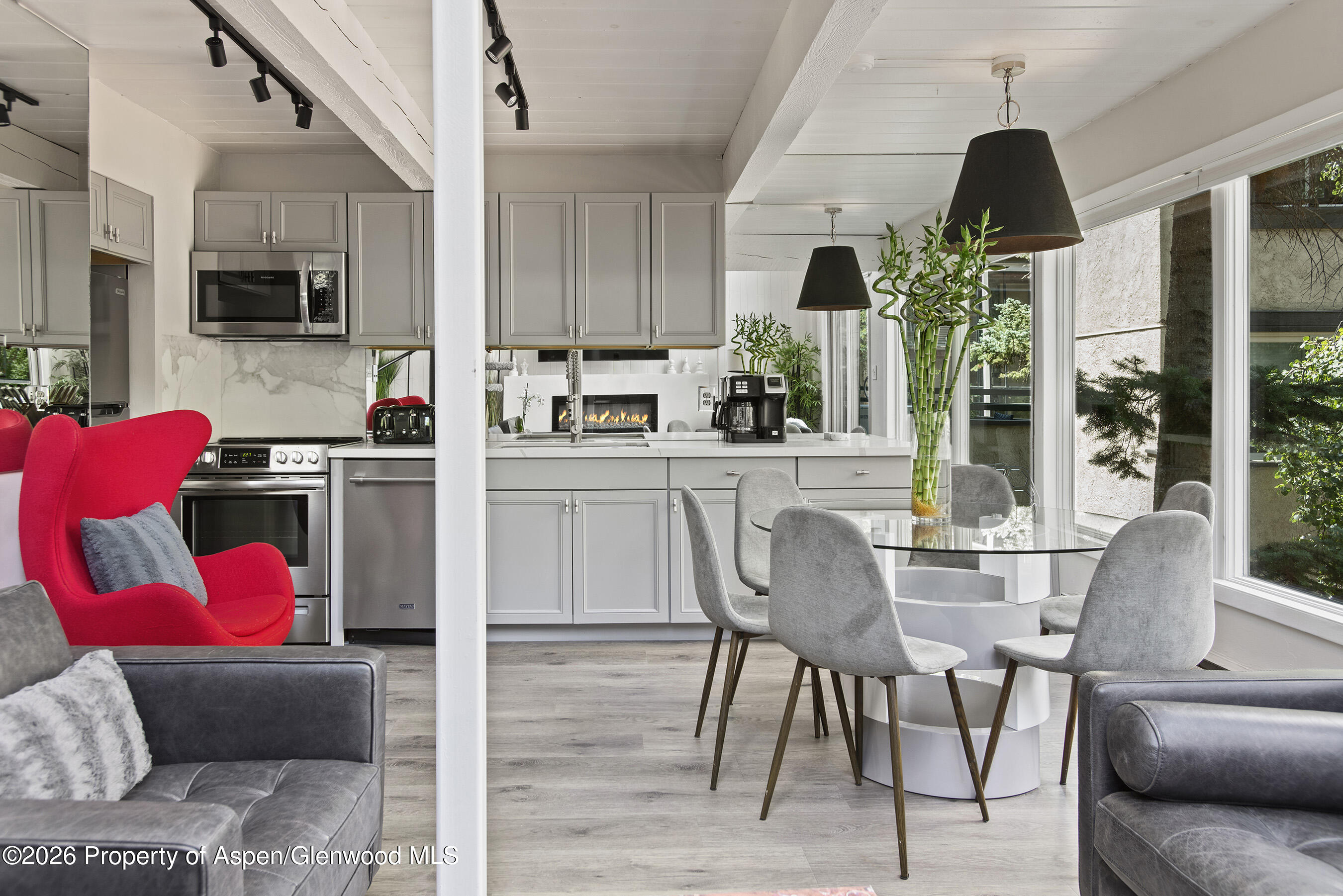 1024 E Cooper Avenue 2