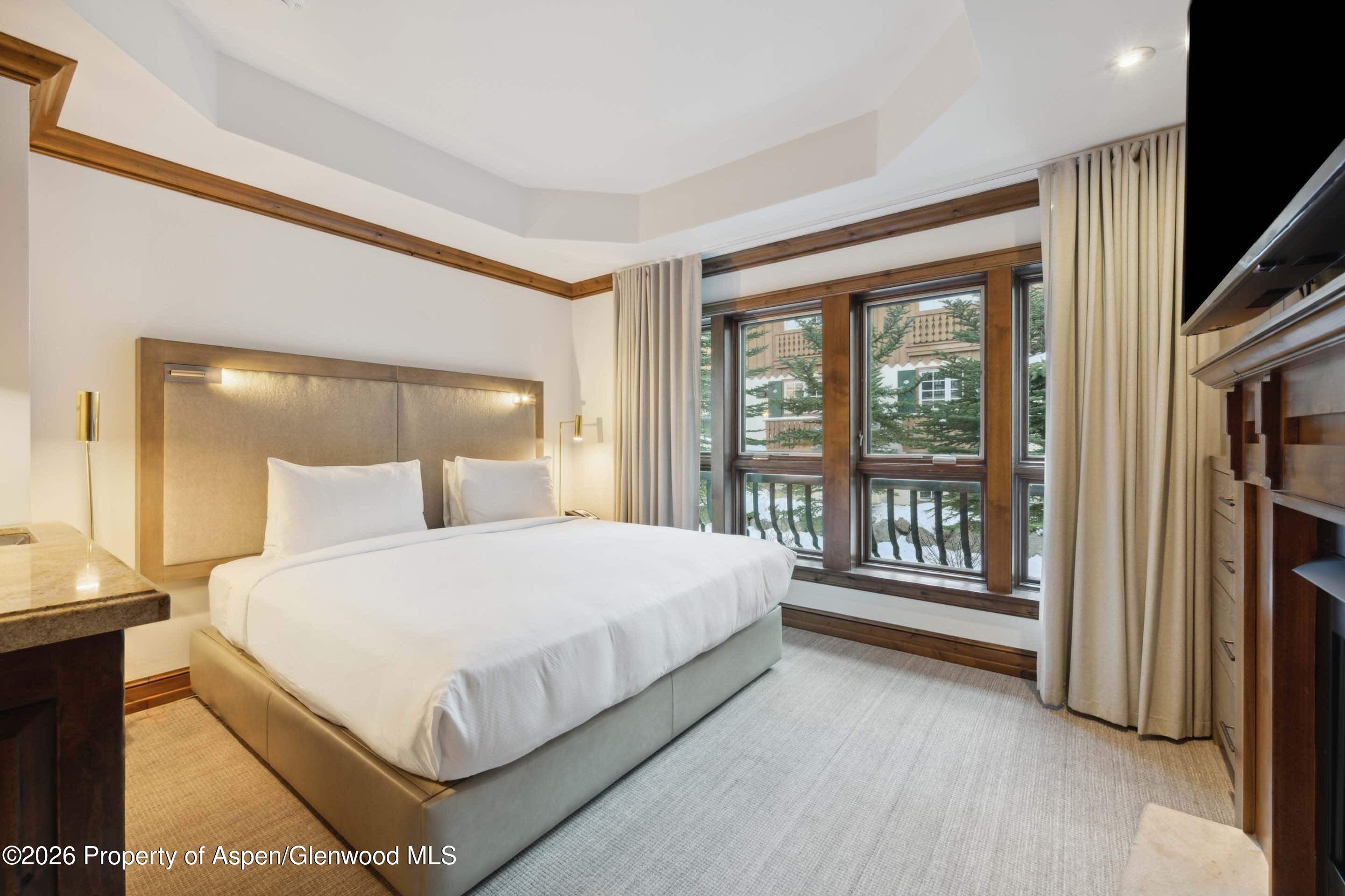 415 E Dean St, Unit 43, Week 11