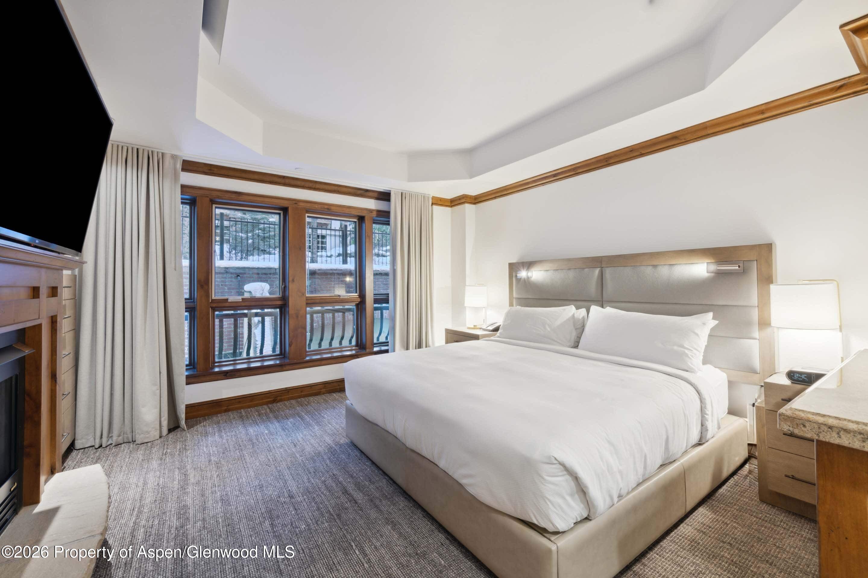 415 E Dean St, Unite 43, Week 12