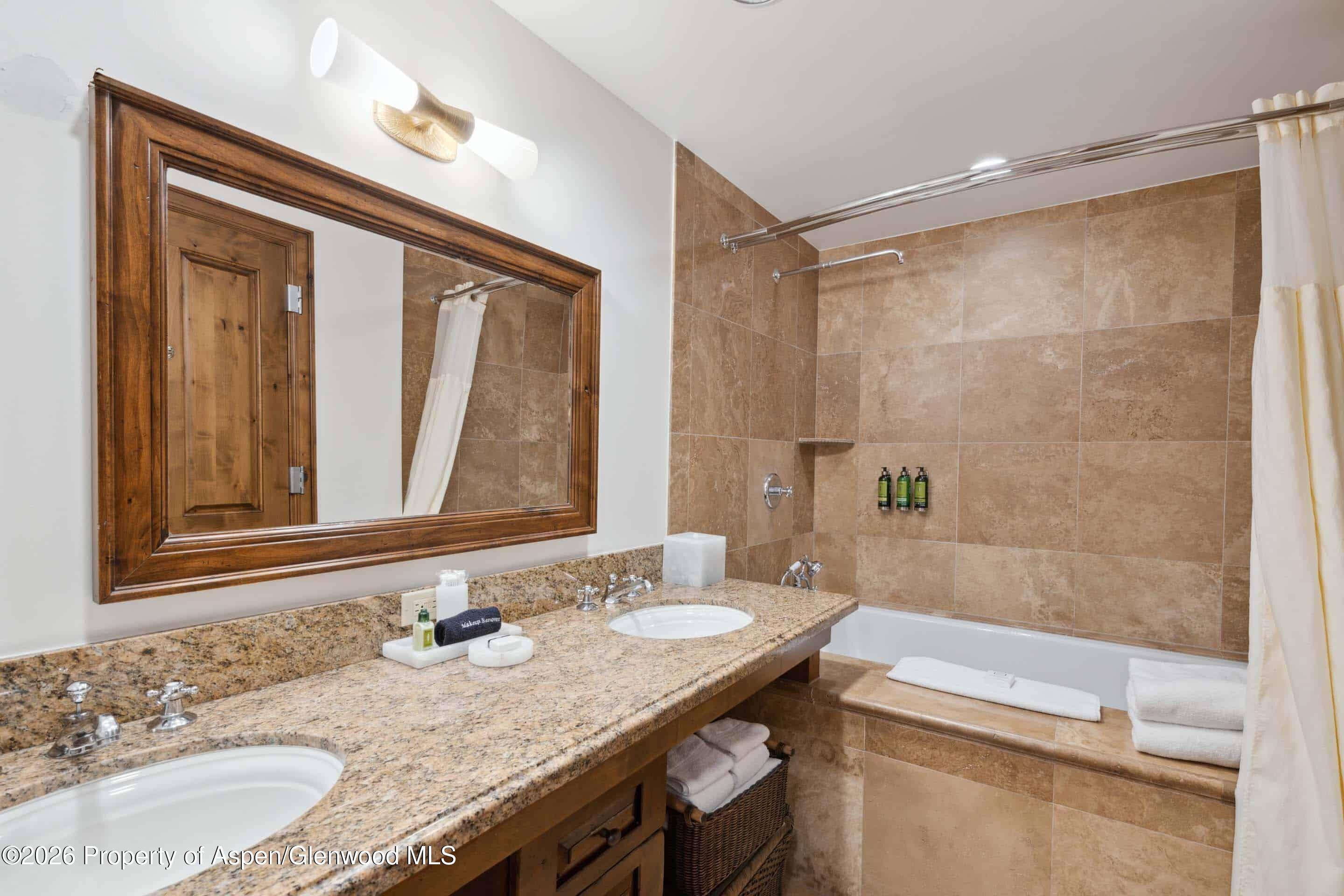 415 E Dean St, Unite 43, Week 12