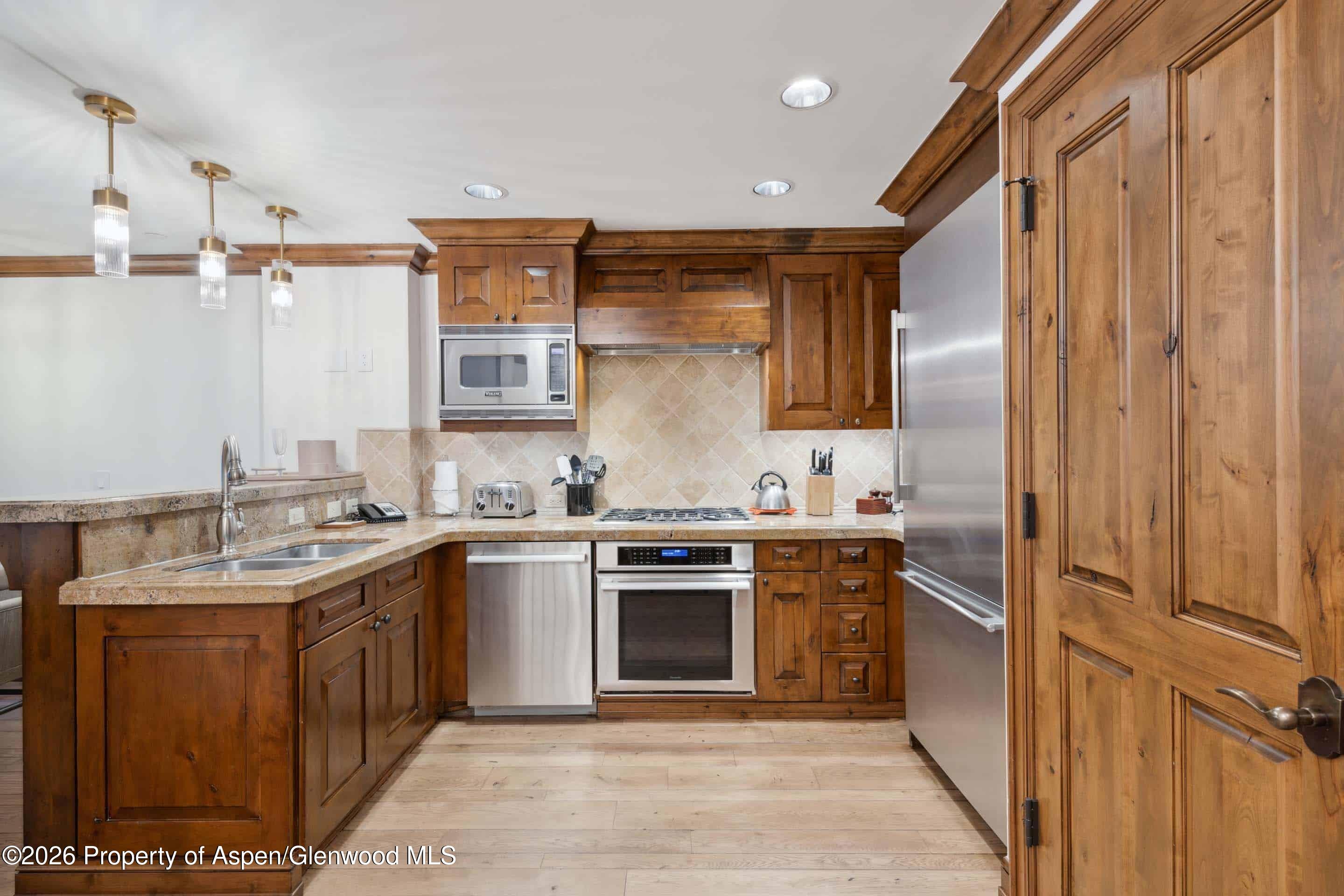 415 E Dean St, Unite 43, Week 12