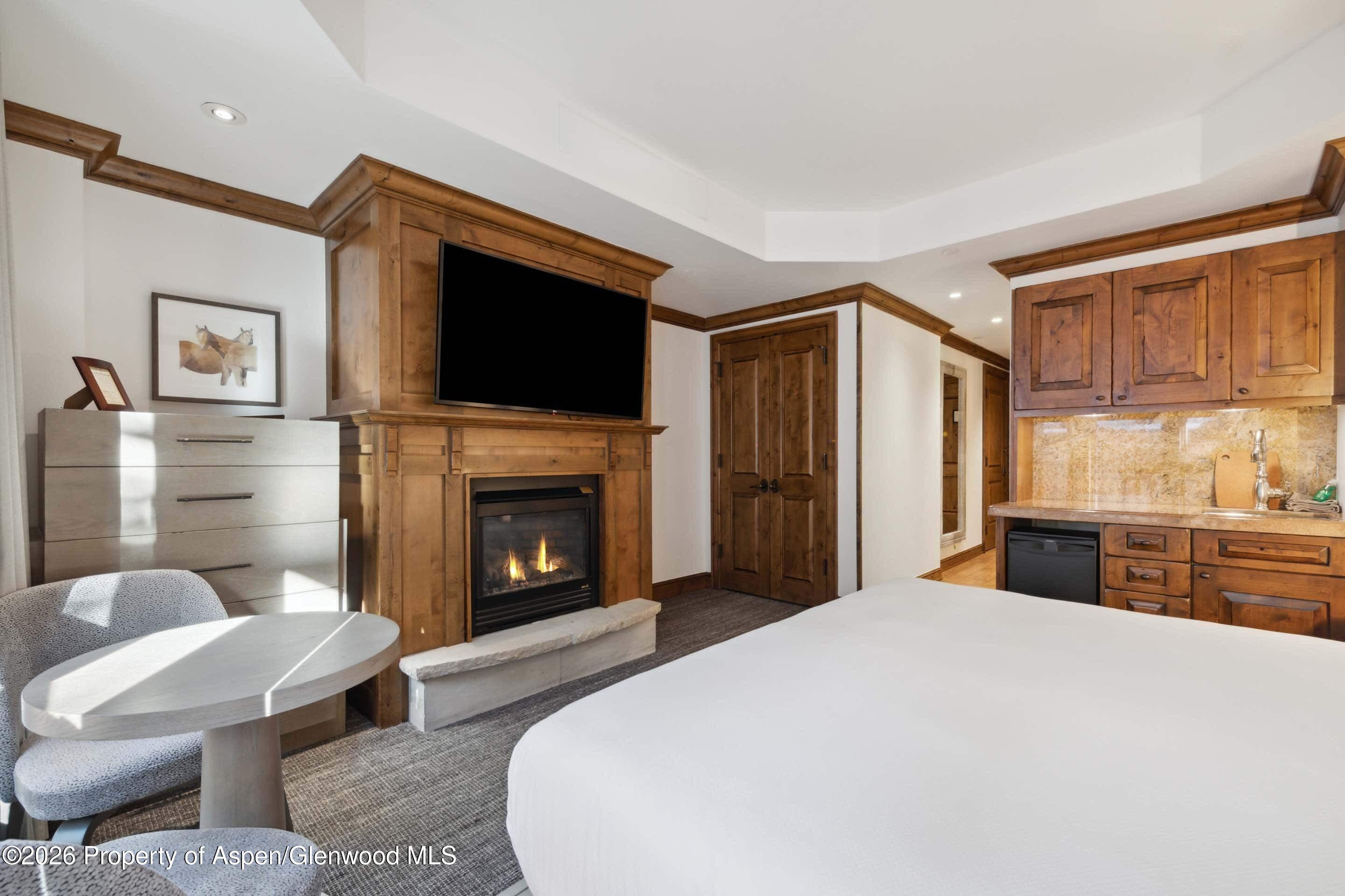 415 E Dean St, Unite 43, Week 12