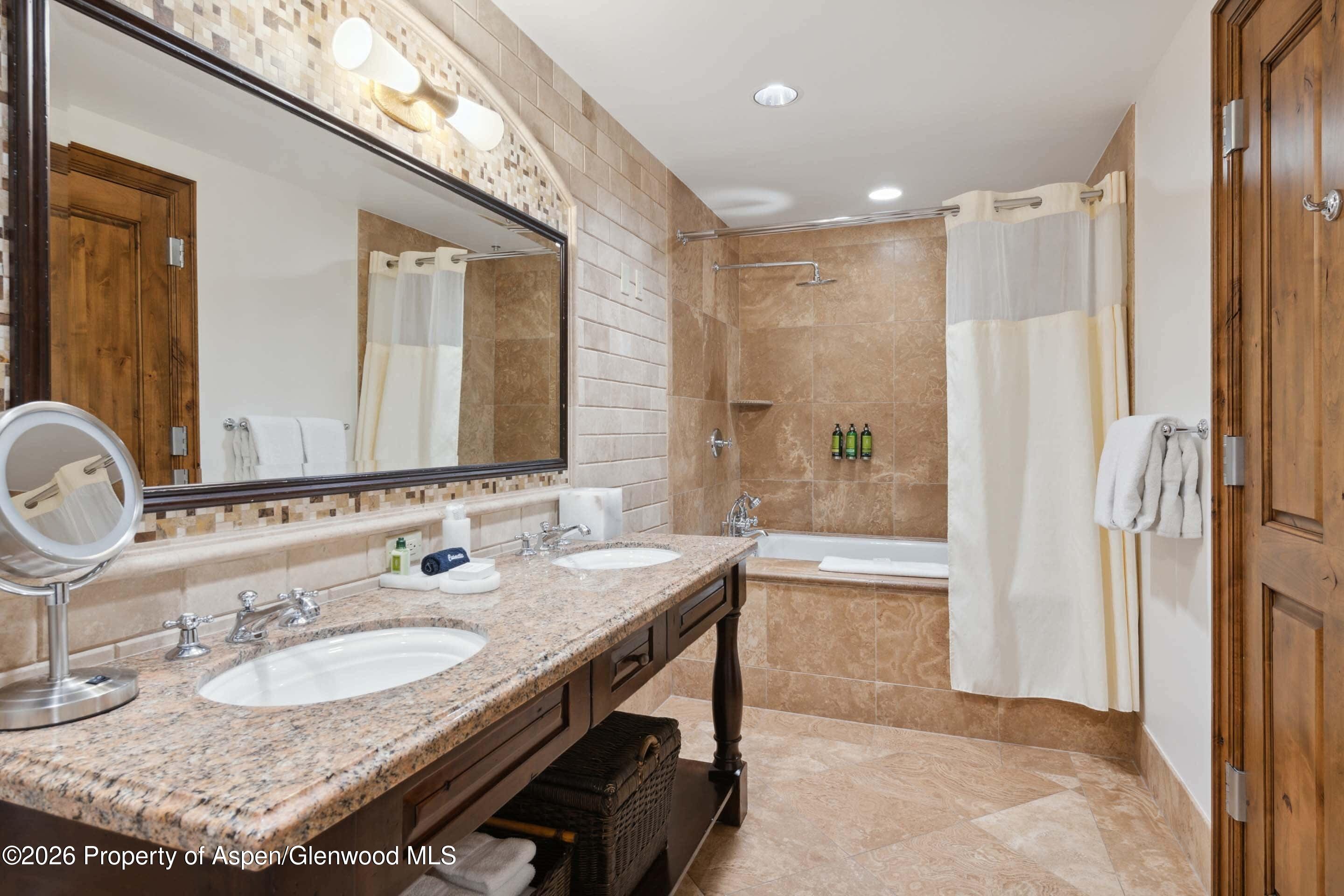 415 E Dean St, Unite 43, Week 12