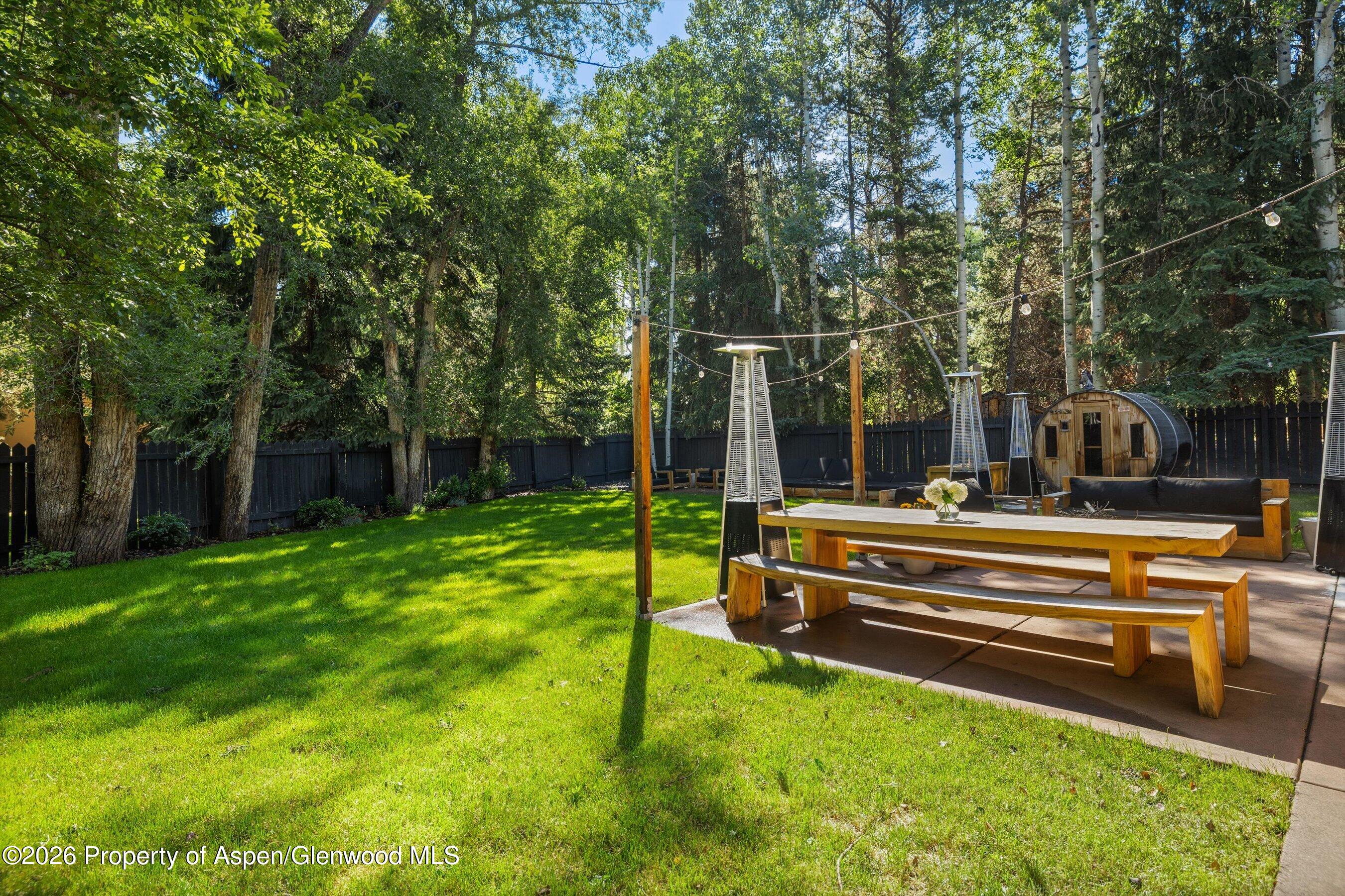 980 Cemetery Lane