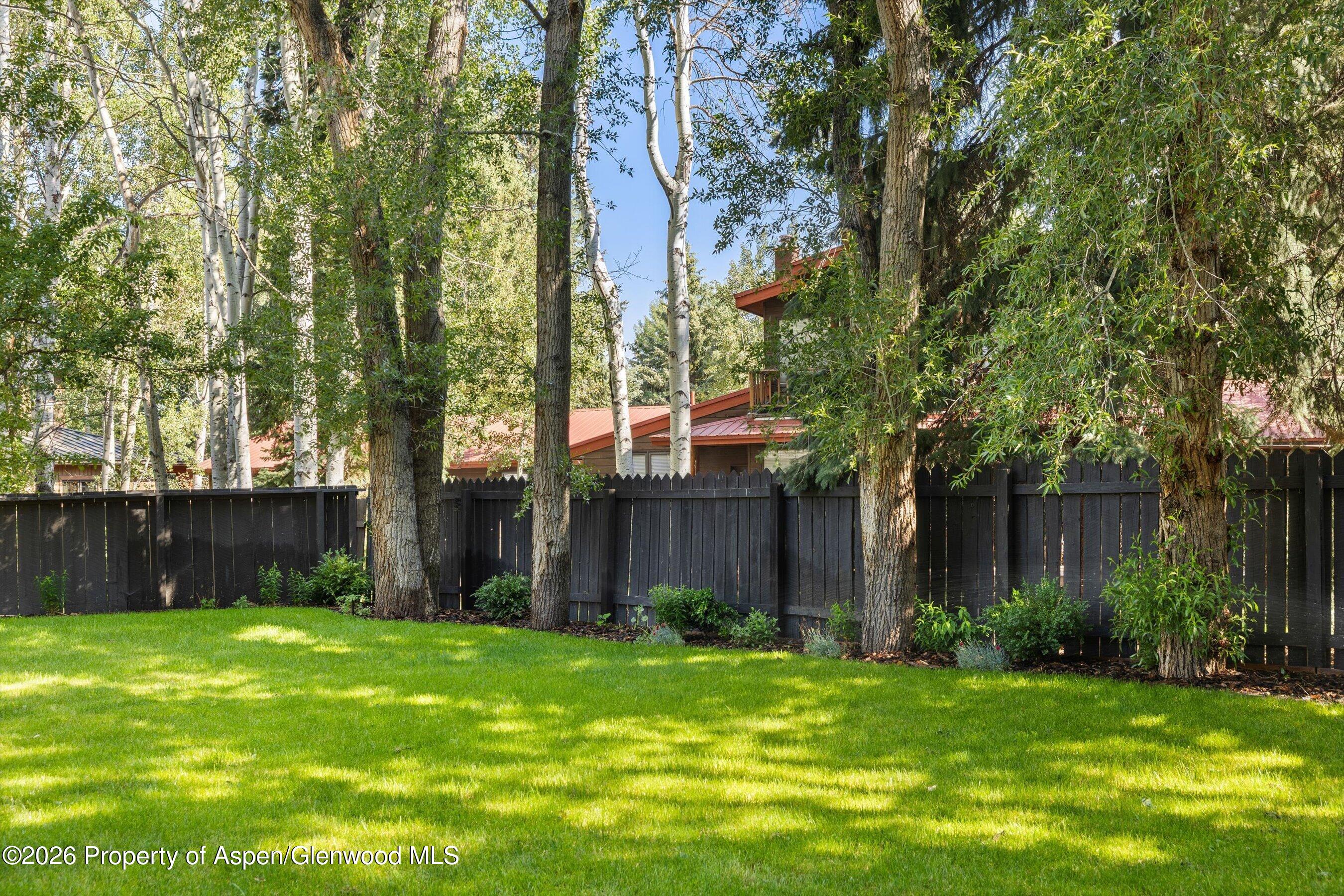 980 Cemetery Lane