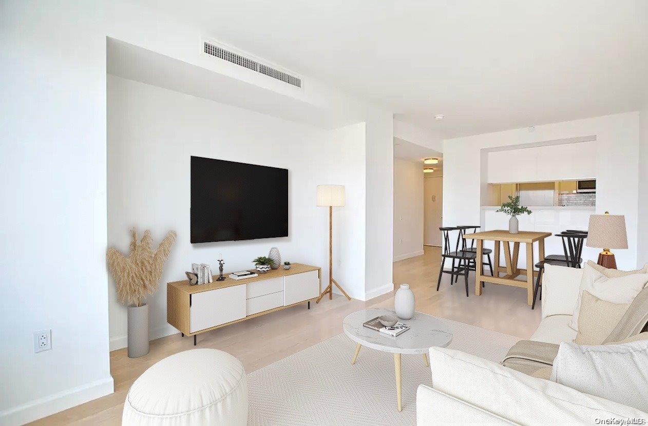 138-35 39th Avenue Unit: 5F