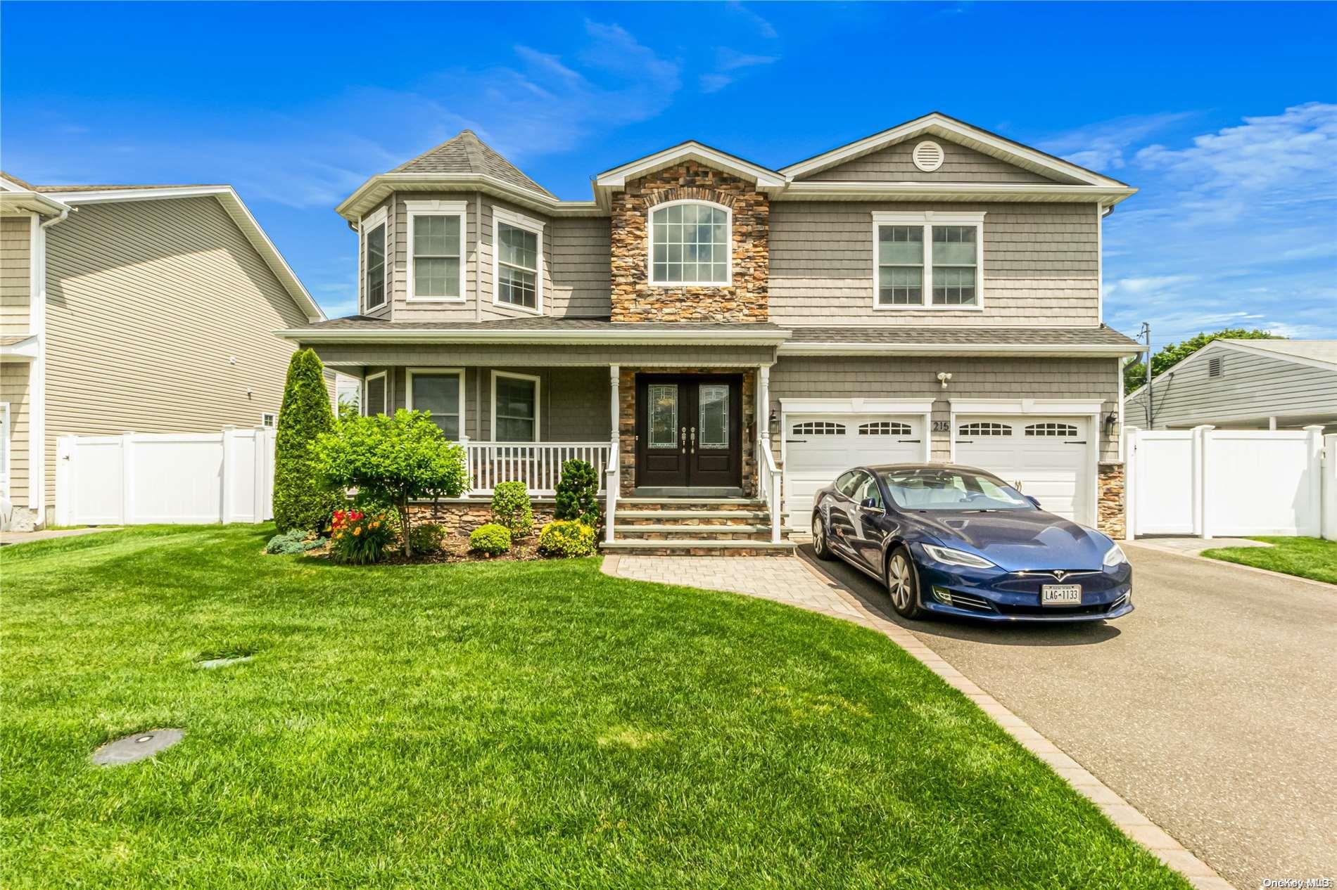 215 Southwood Circle