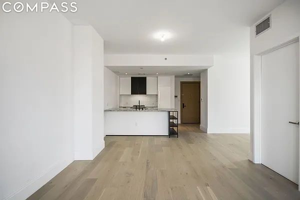 610 Warren Street 4-E