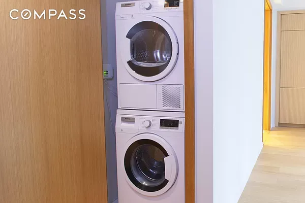 565 Broome Street N6J