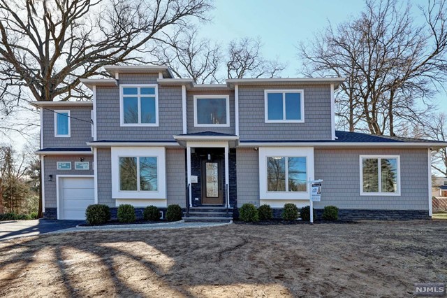 109 Hartland Avenue