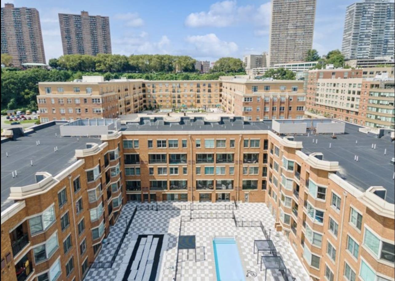 22 AVENUE AT PORT IMPERIAL Unit: 325