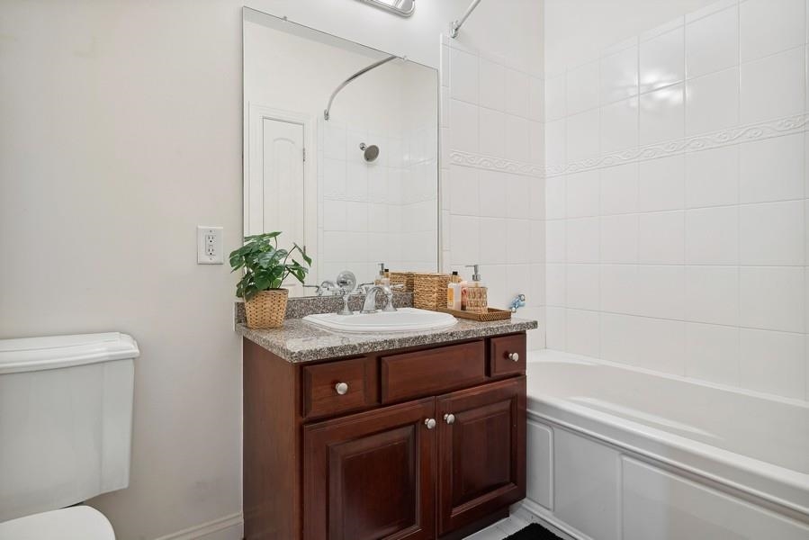22 AVENUE AT PORT IMPERIAL Unit: 325