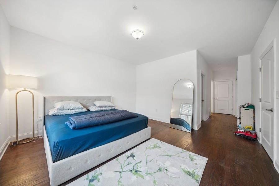22 AVENUE AT PORT IMPERIAL Unit: 325