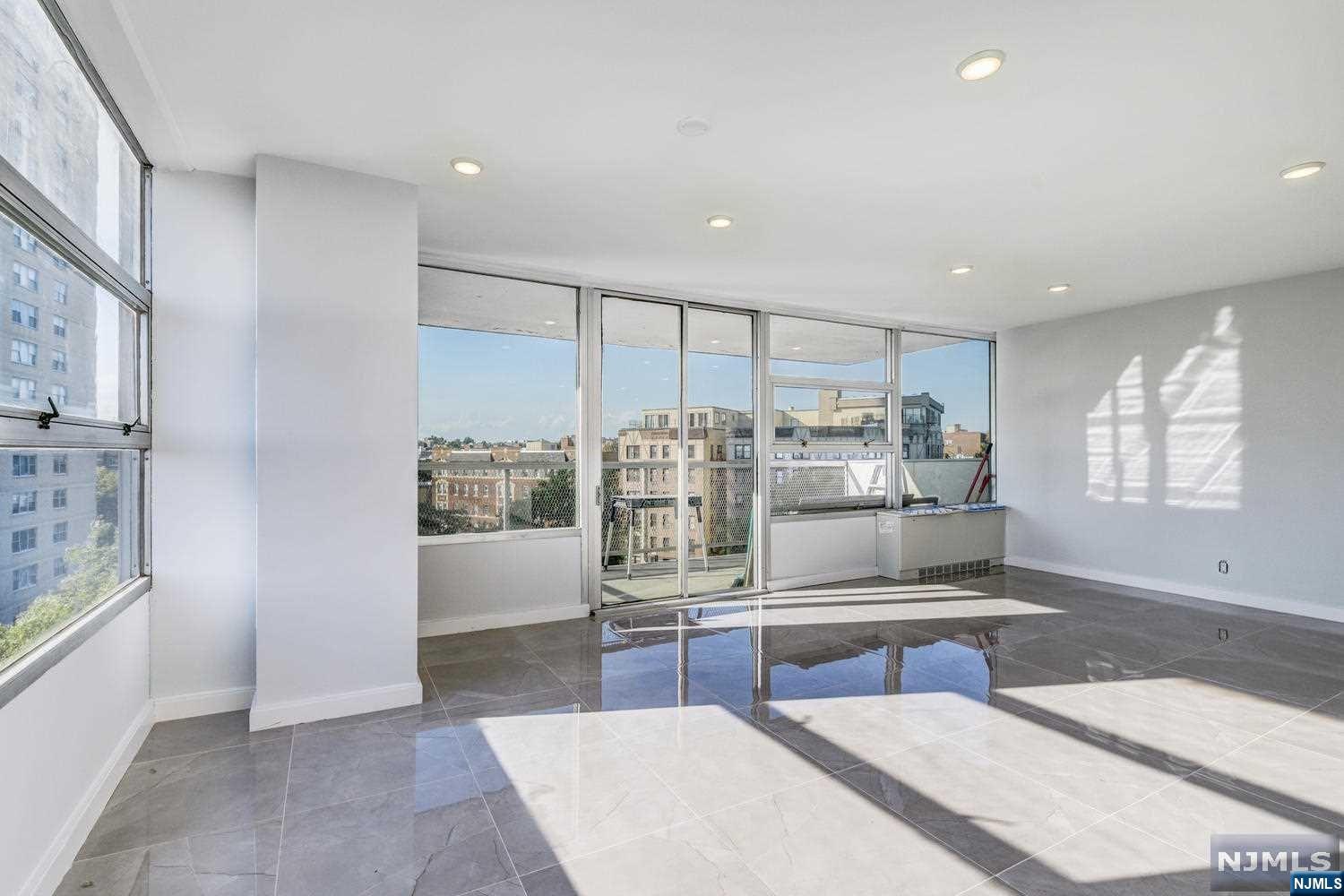 6050 Kennedy Boulevard 6G