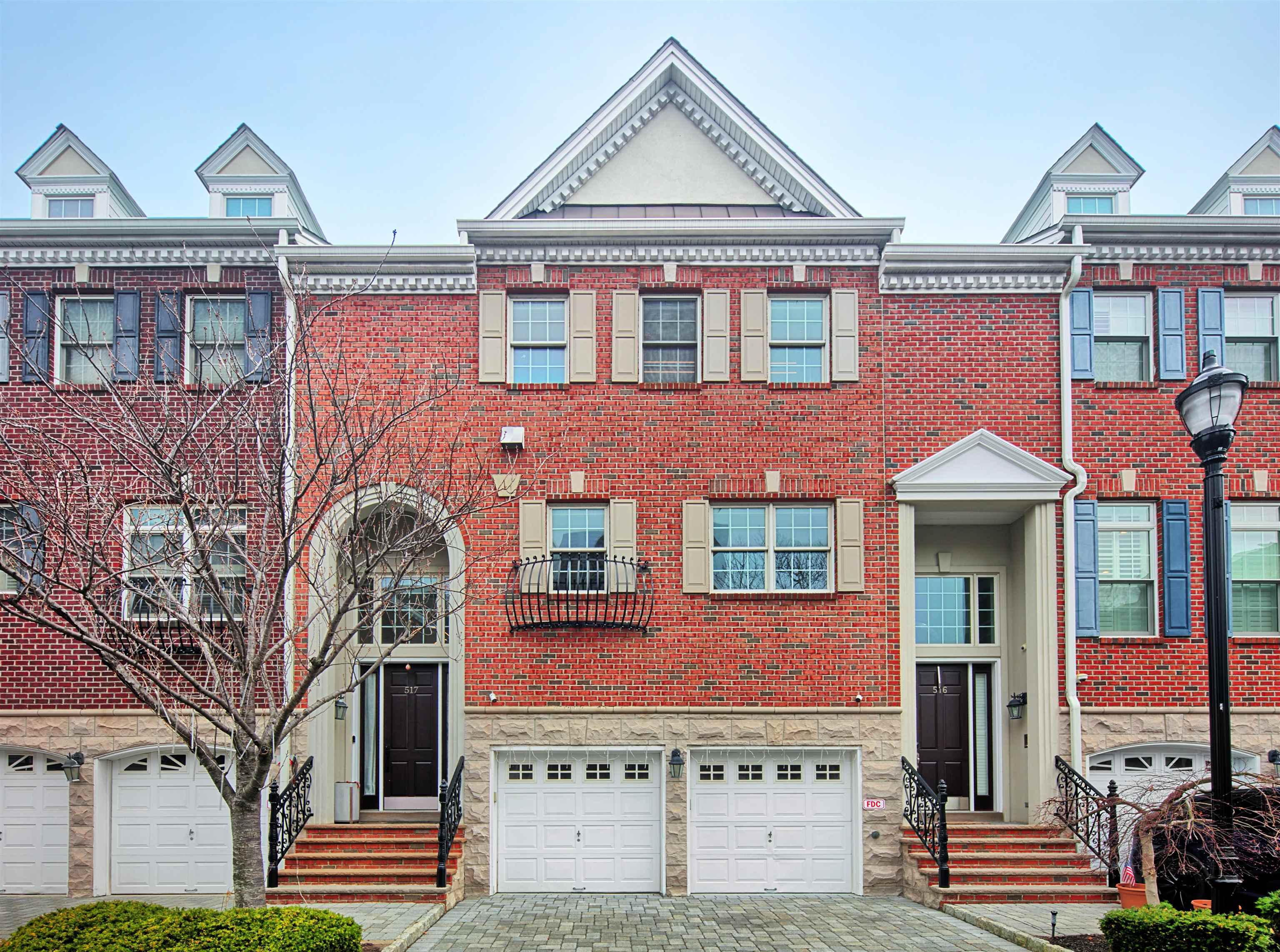 517 HARBOR PL