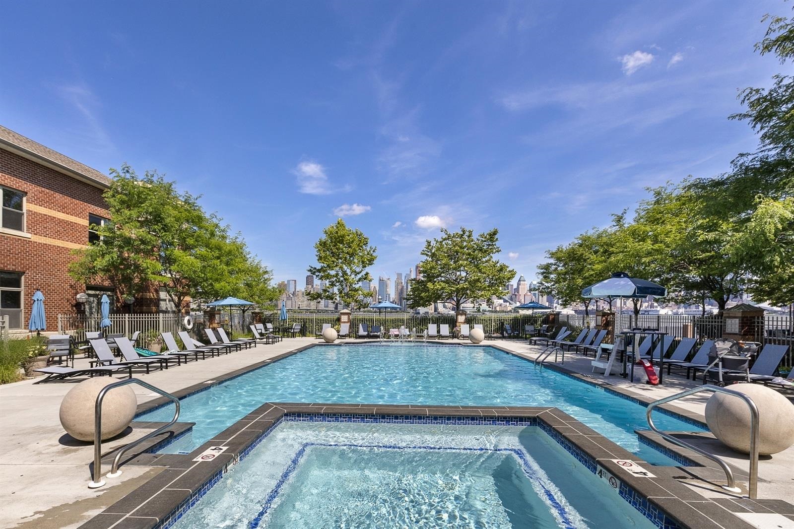 24 AVENUE AT PORT IMPERIAL Unit: 200
