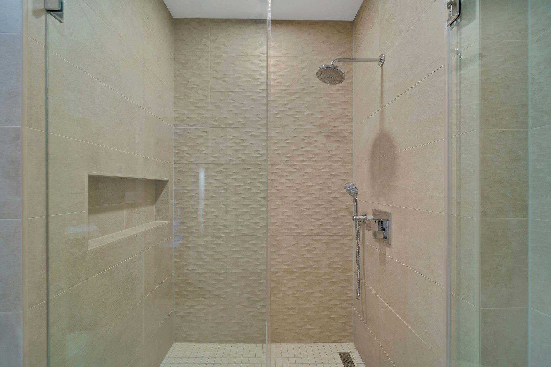 24 AVENUE AT PORT IMPERIAL Unit: 200