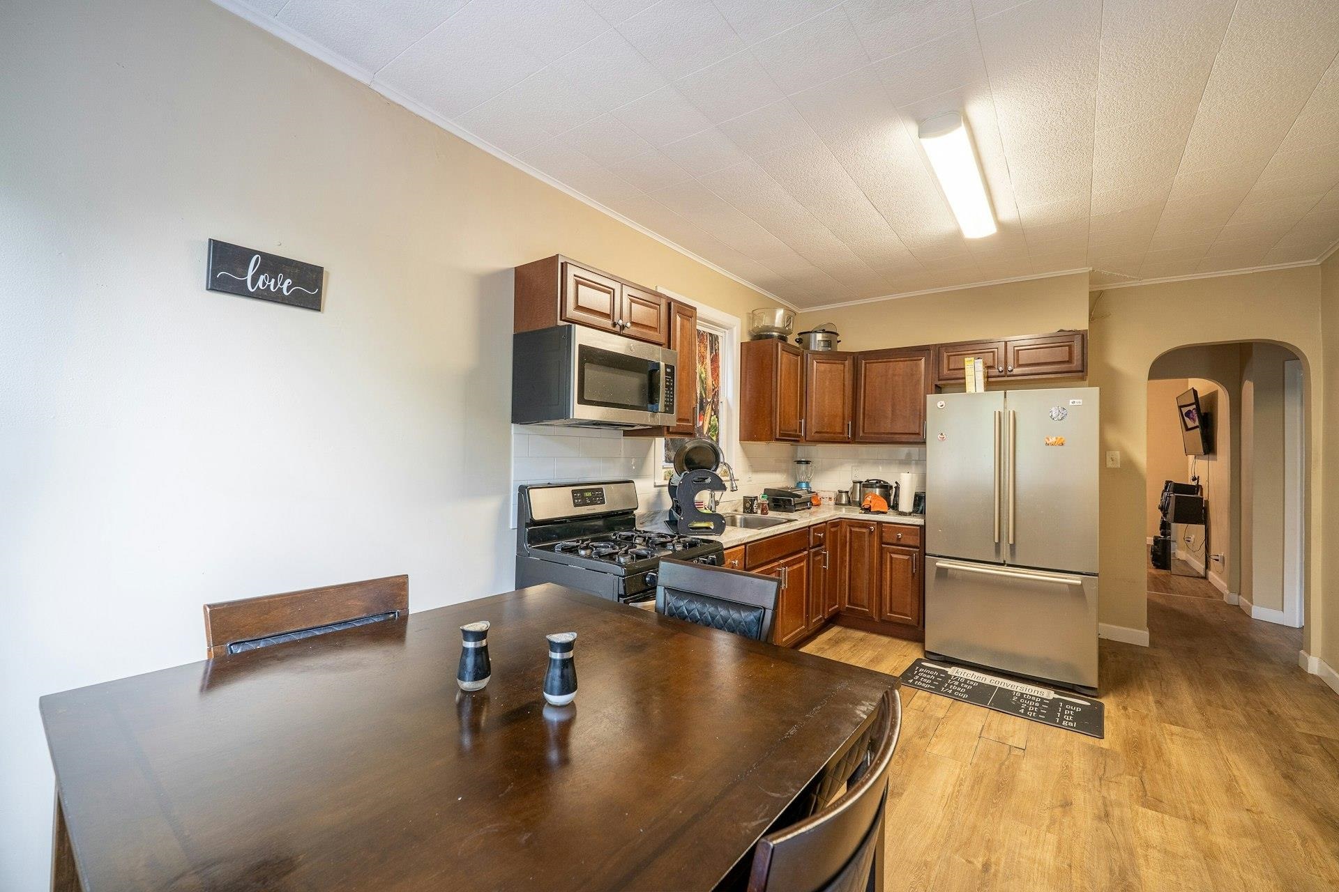 162 GLENWOOD AVE
