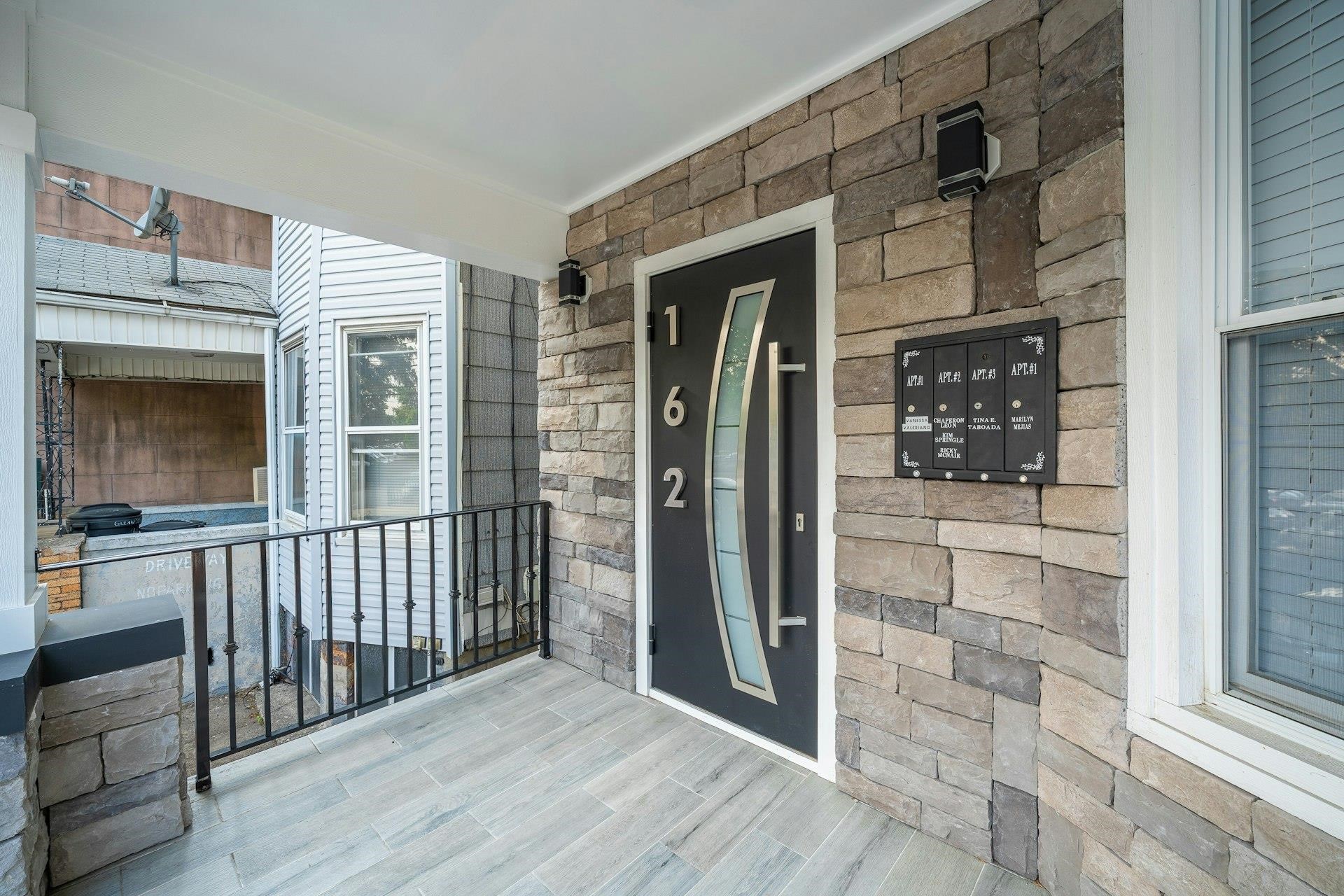 162 GLENWOOD AVE